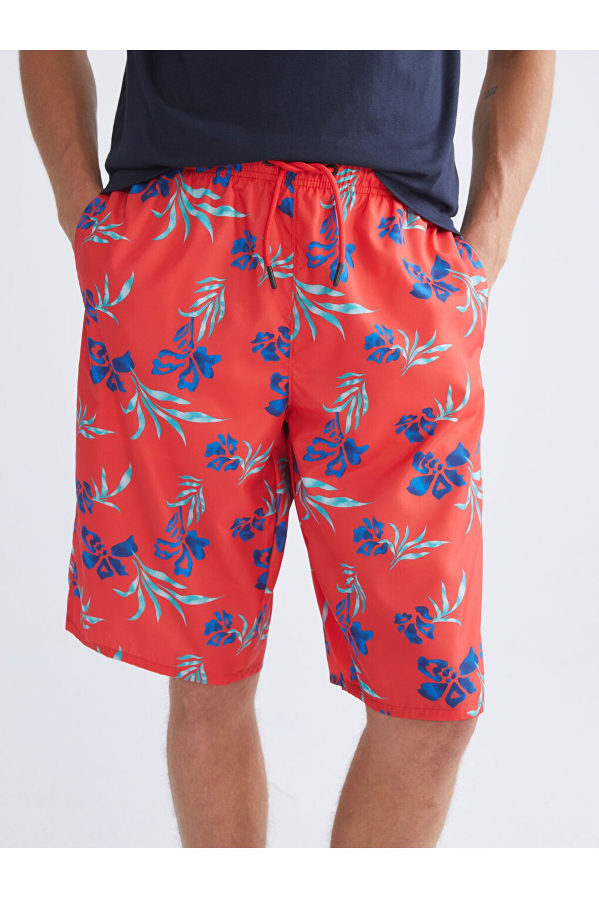 LC Waikiki-Create Your Style from Uzg Store |   Knee Length Patterned Men's Swim Shorts 3