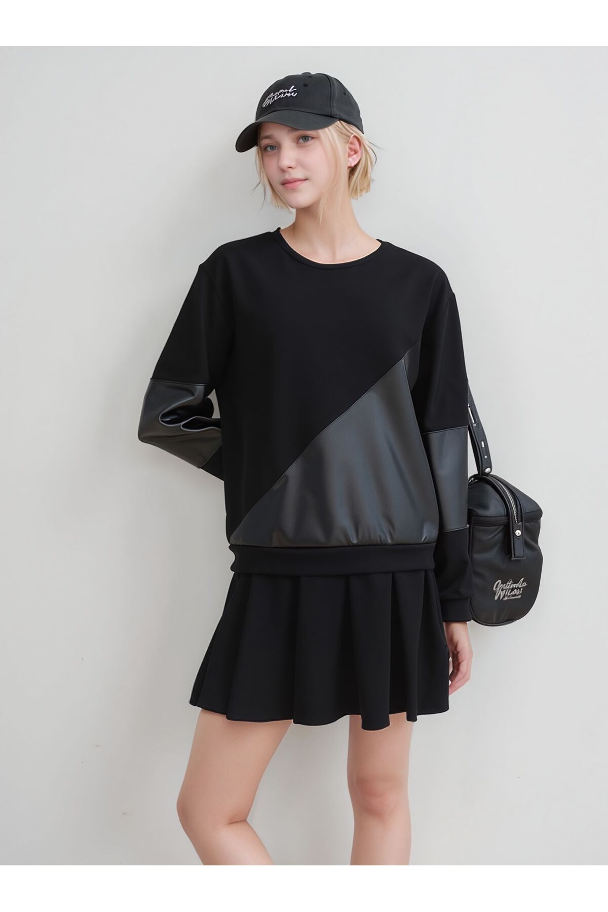 DEVRİMAY TEKSTİL  Kadın Deri Detaylı Sweathirt - Görsel 3