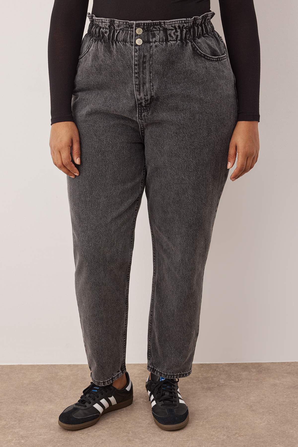 Trendyol Curve-Šedý elastický pás s vysokým pásom Mom Jeans TBBAW23JE00002 3