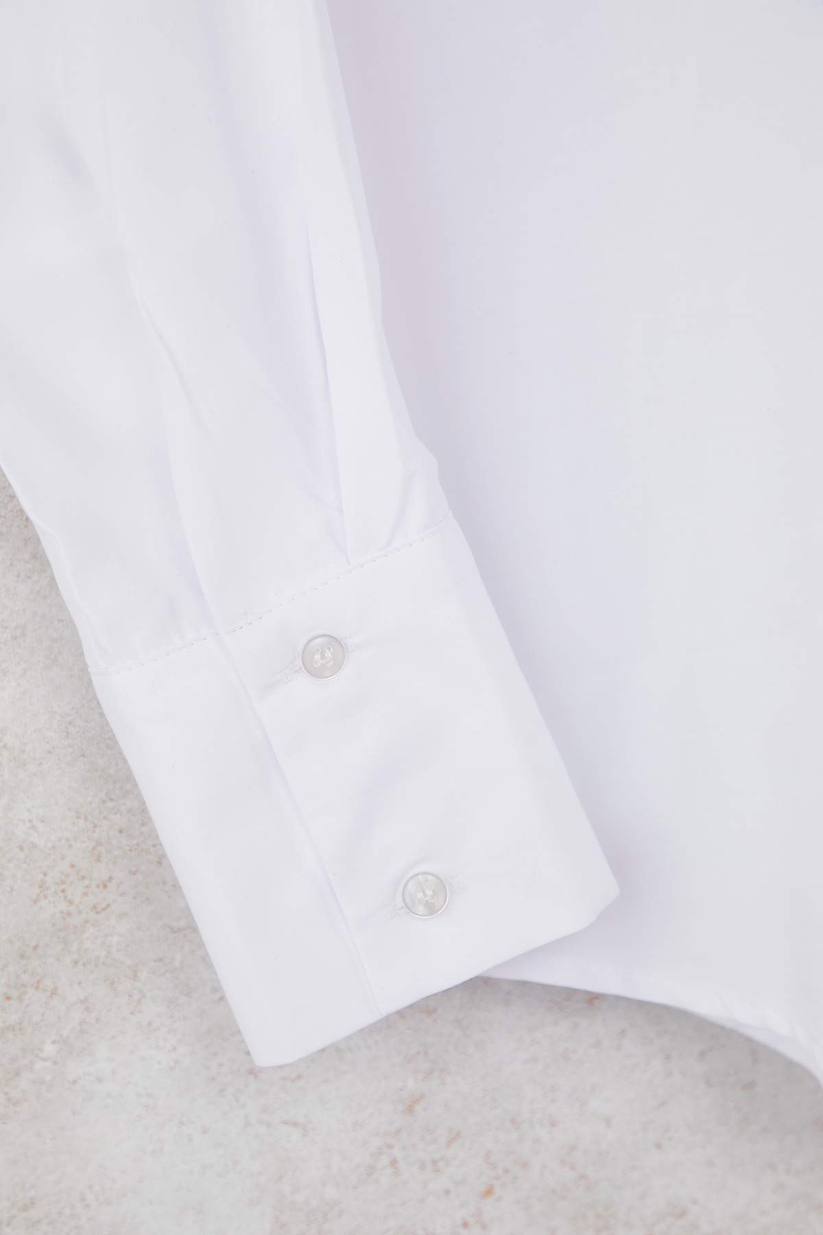 Trendyolmilla  Beyaz Cep Detaylı Önü Düğmeli Gömlek TWOAW26GO00058 - Görsel 9