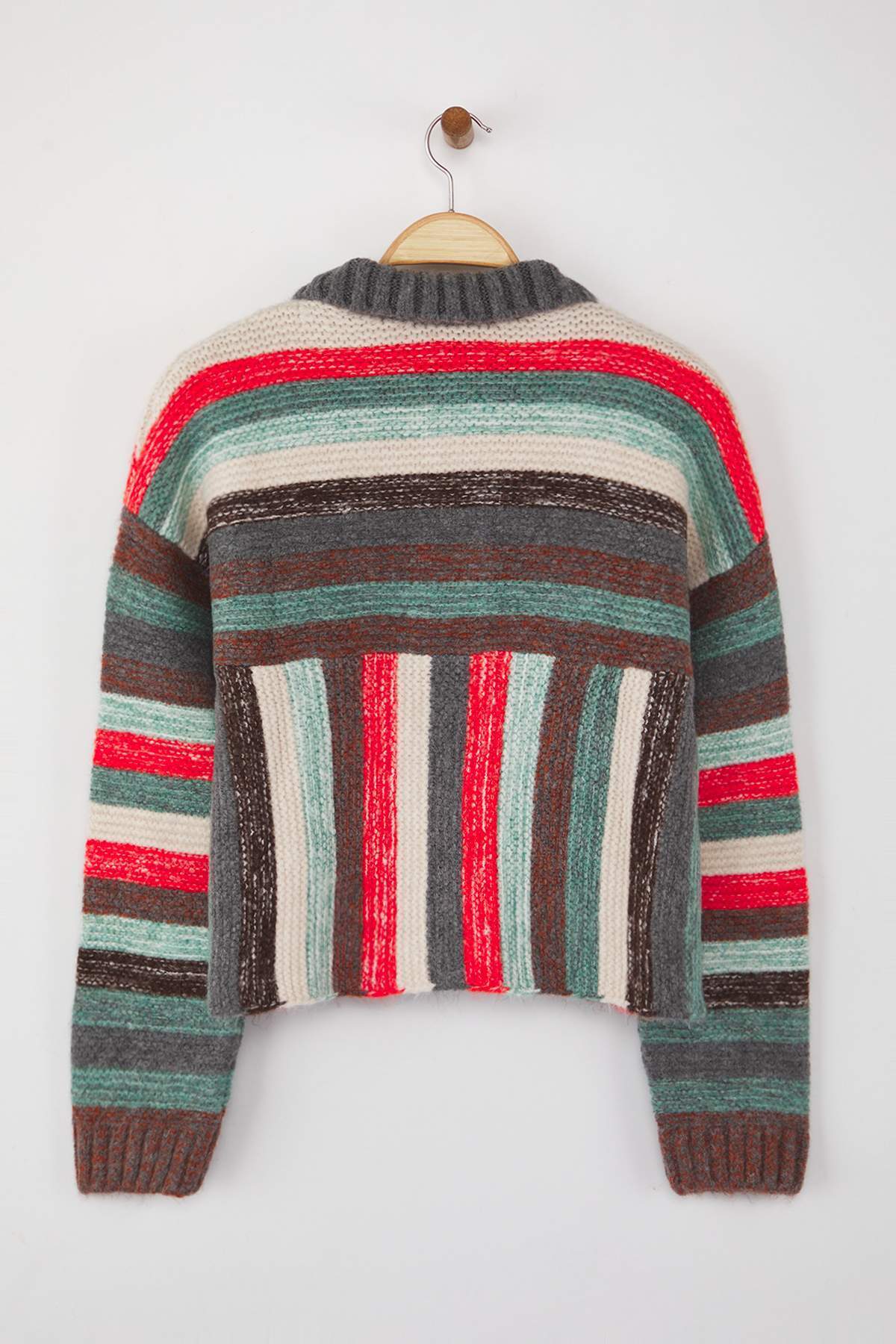 Trendyolmilla  Çok Renkli Yumuşak Dokulu Triko Hırka TWOAW26HI00198 - Görsel 8