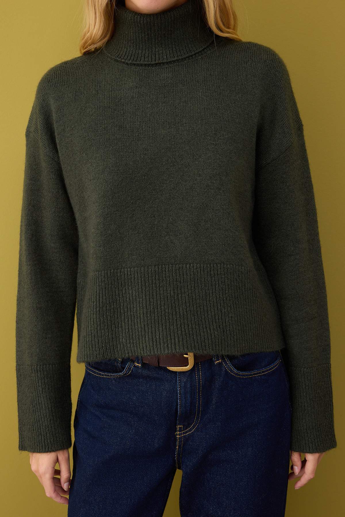 Trendyolmilla  Haki Yünlü Basic Yumuşak Dokulu Geniş Kalıp Triko Kazak TWOAW26KZ00211 - Görsel 3