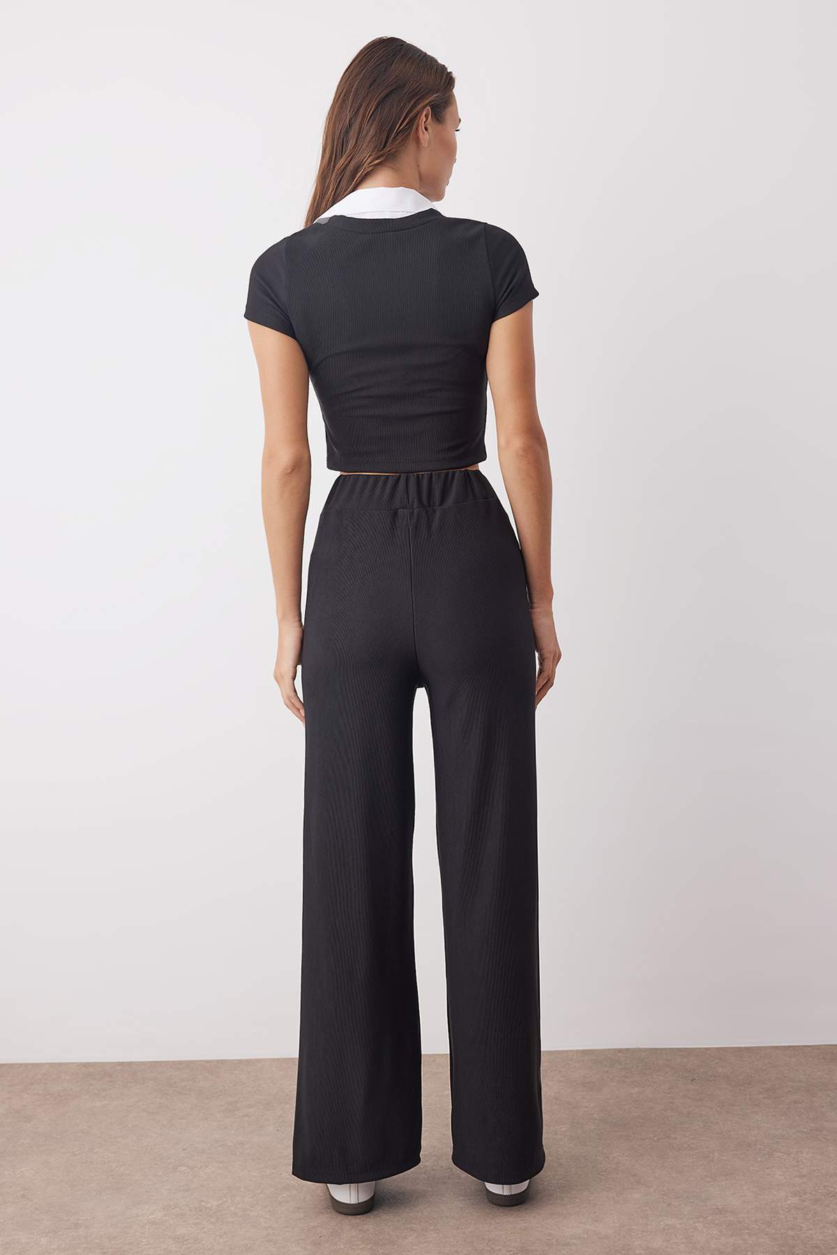 Trendyolmilla  Siyah Polo Yaka Renk Bloklu Bluz Pantolon Örme Alt-Üst Takım TWOSS25AU00133 - Görsel 4