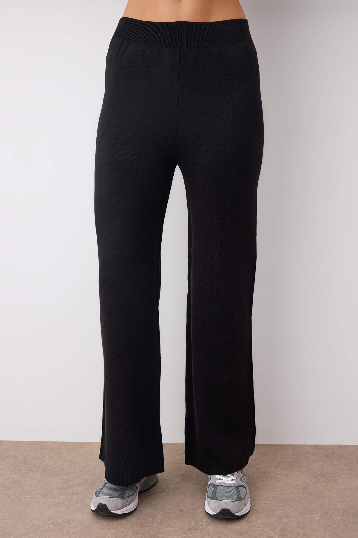 Trendyolmilla  Siyah Kayık Yaka Kazak-Pantolon Triko Alt - Üst Takım TWOAW26AU00043 - Görsel 3