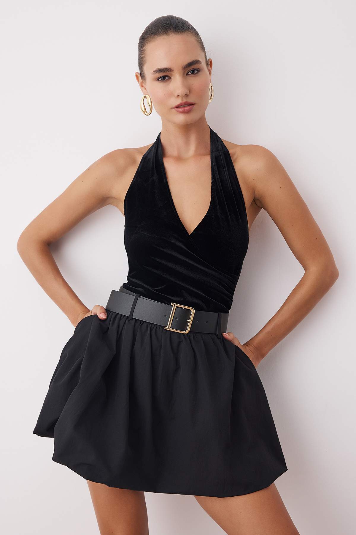 Trendyolmilla  Siyah Şort Astarlı Kemerli Ekstra Kısa/Süper Mini Etek TPRAW26ET00003