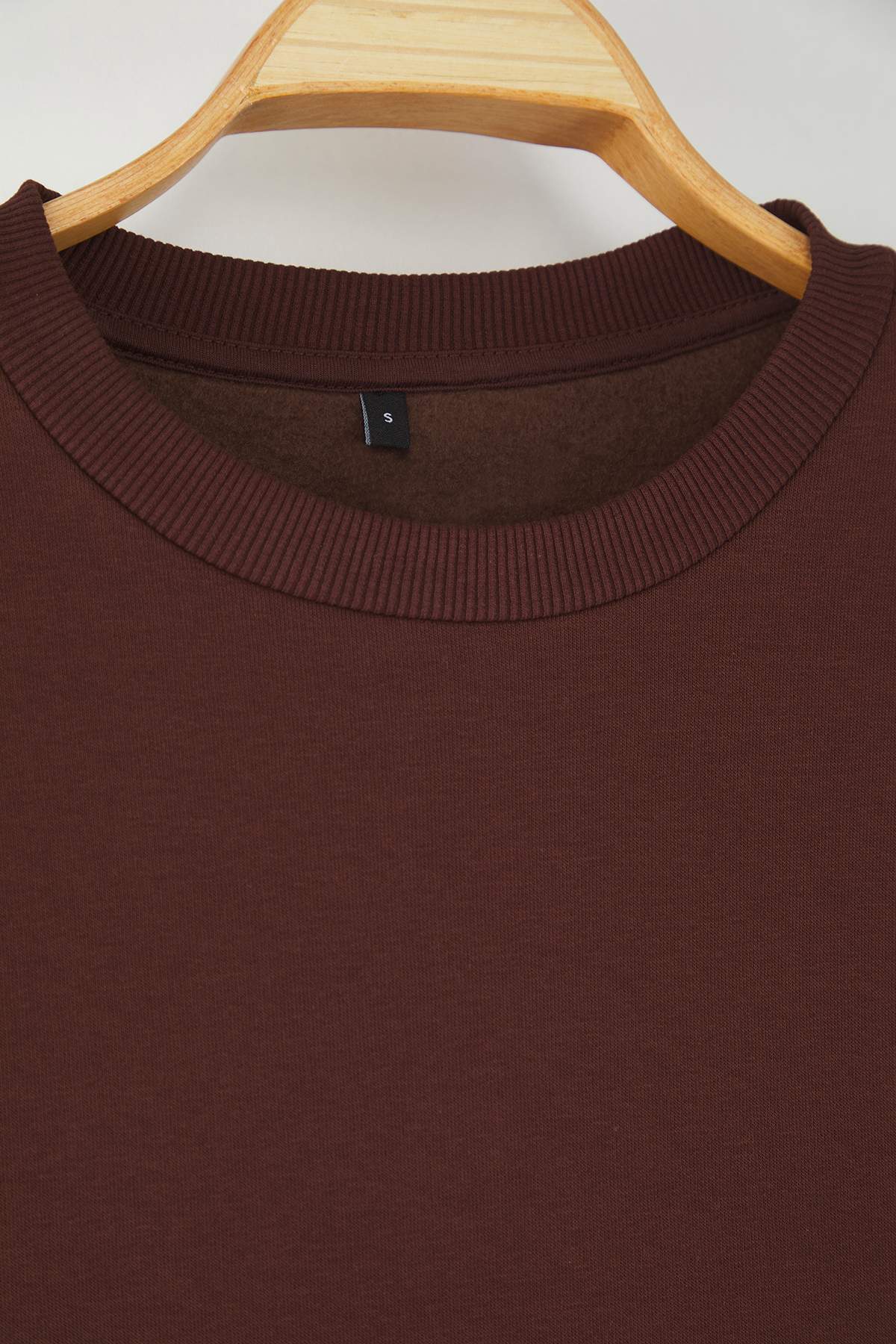 Trendyolmilla  Koyu Kahverengi Oversize/Rahat Kesim Bisiklet Yaka Kalın/İçi polarlı Örme Sweatshirt TWOAW24SW00102 - Görsel 6