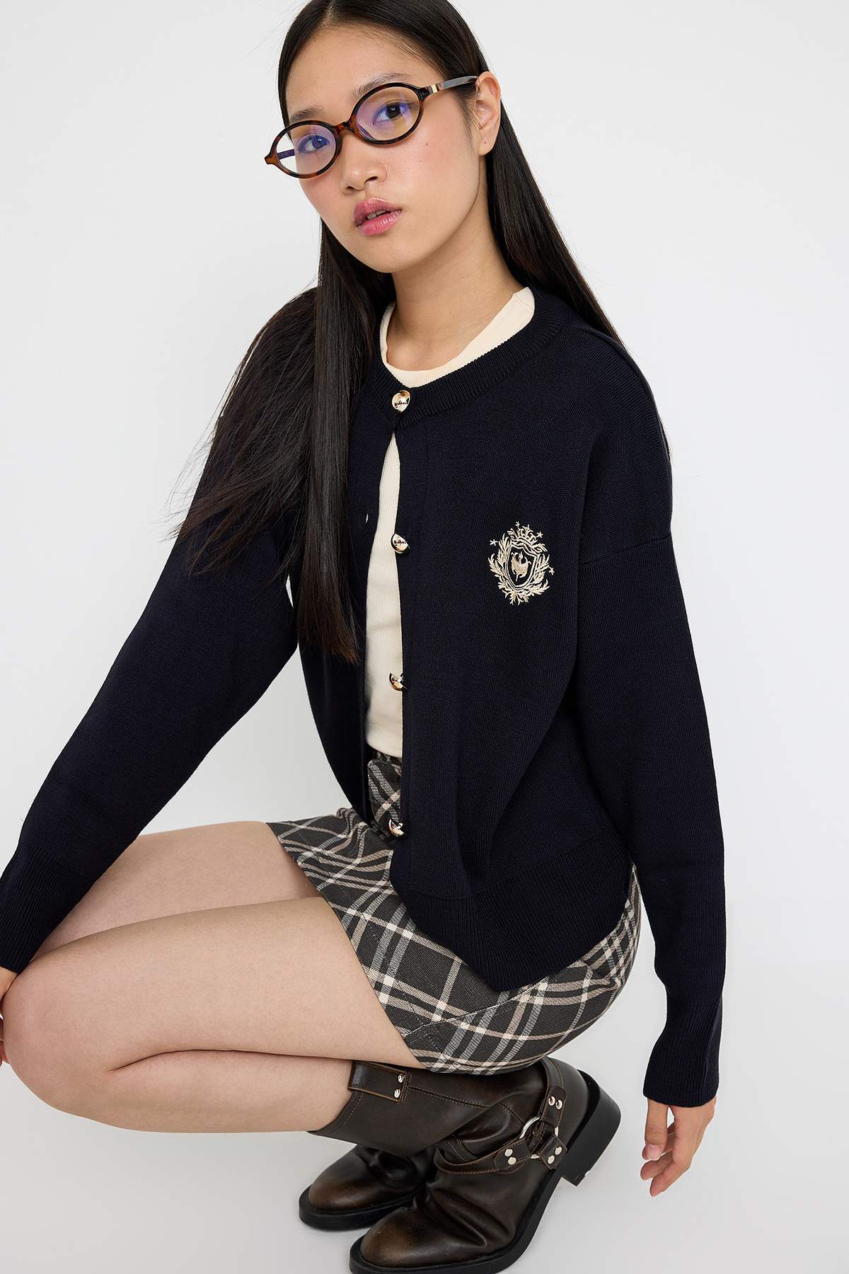 Trendyolmilla  Teen Lacivert Kolej Temalı Nakış İşlemeli Triko Hırka TWOAW26HI00214 - Görsel 2