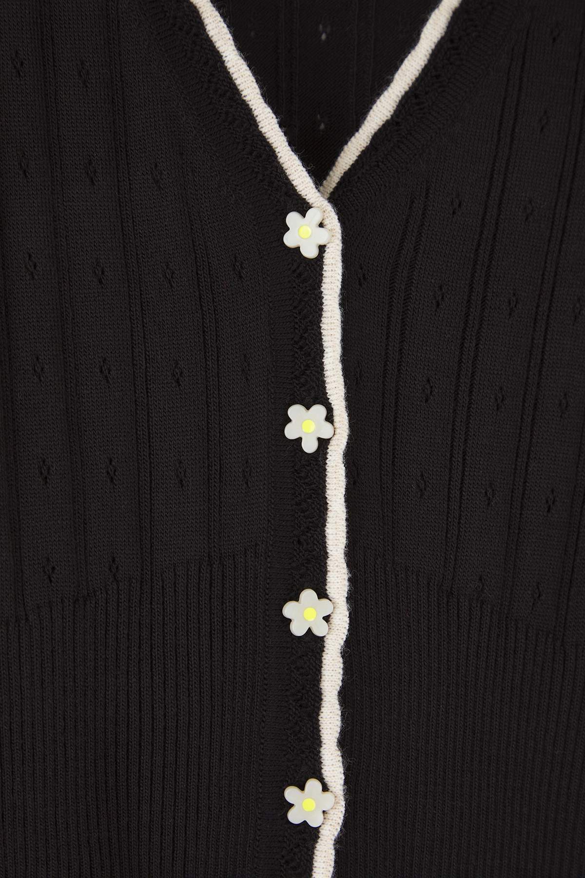 Trendyolmilla  Teen Siyah Ajurlu/Delikli Crop/Kısa Dantel Garnili Detaylı Triko Hırka TWOAW26HI00217 - Görsel 7