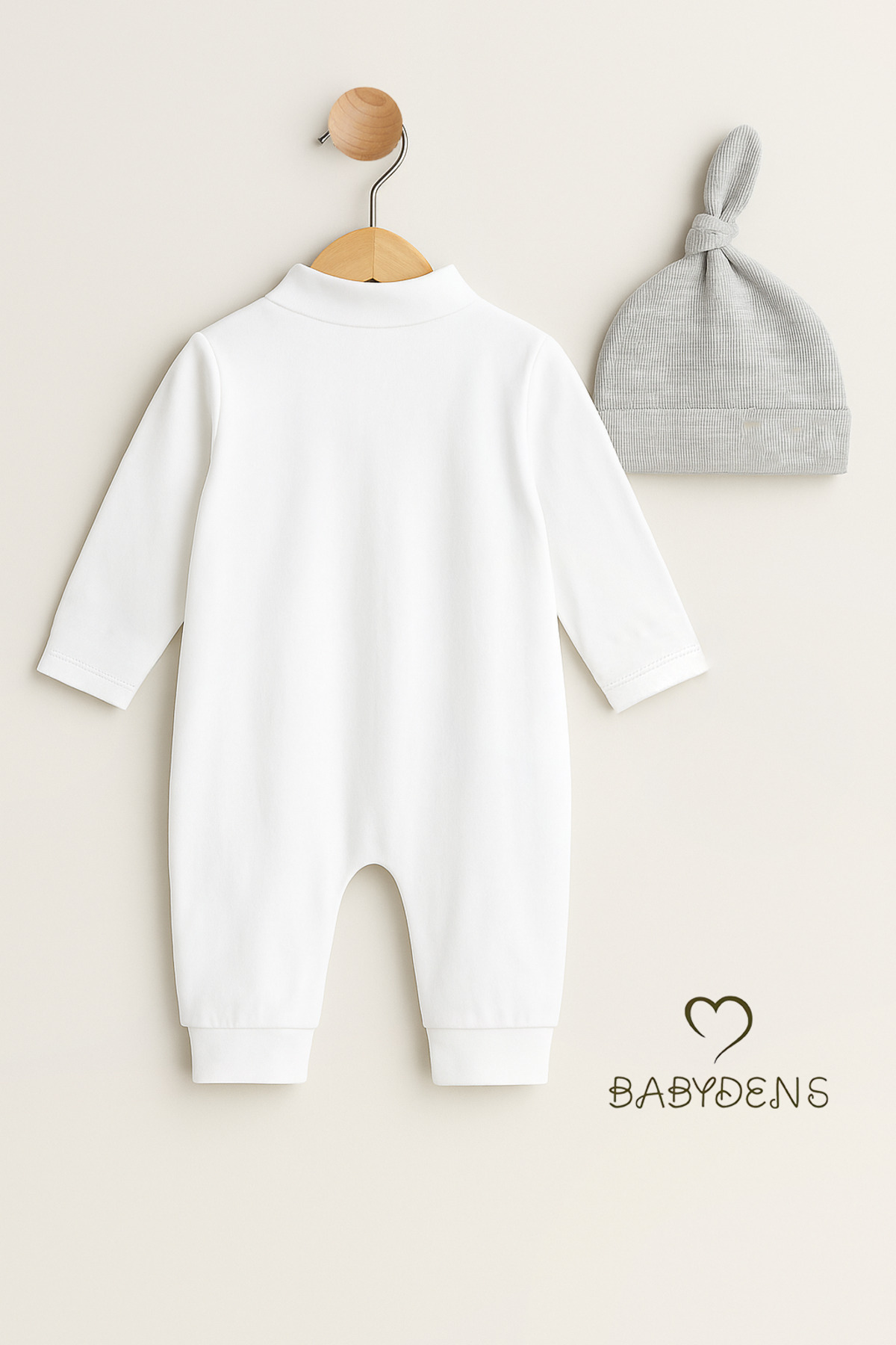 BABYDEN'S Minik Patron Erkek Bebek Düğmeli Tulum ve Bere Seti – Papyonlu,Manşetli Paça, %100 Pamuk Bebek Tulum fotoğrafı 3 (önizleme)