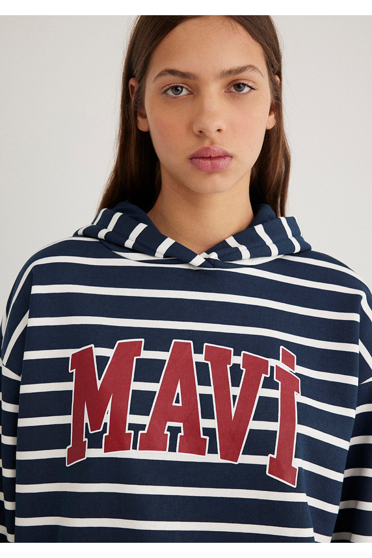Mavi-Marineblau gestreiftes Sweatshirt mit Logo-Print 1s10118-81518 5