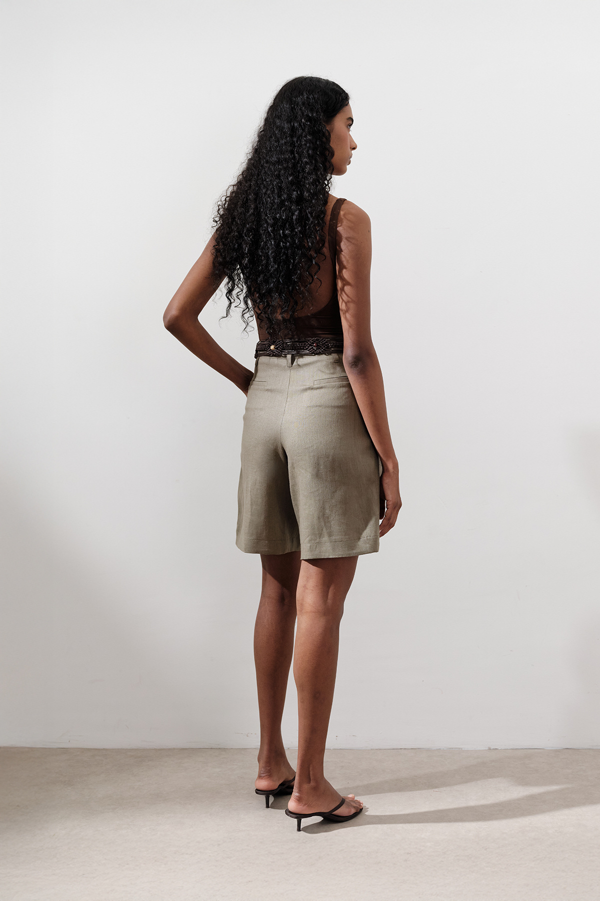 Manuka-Linen Pleated Bermuda Shorts Khaki 7