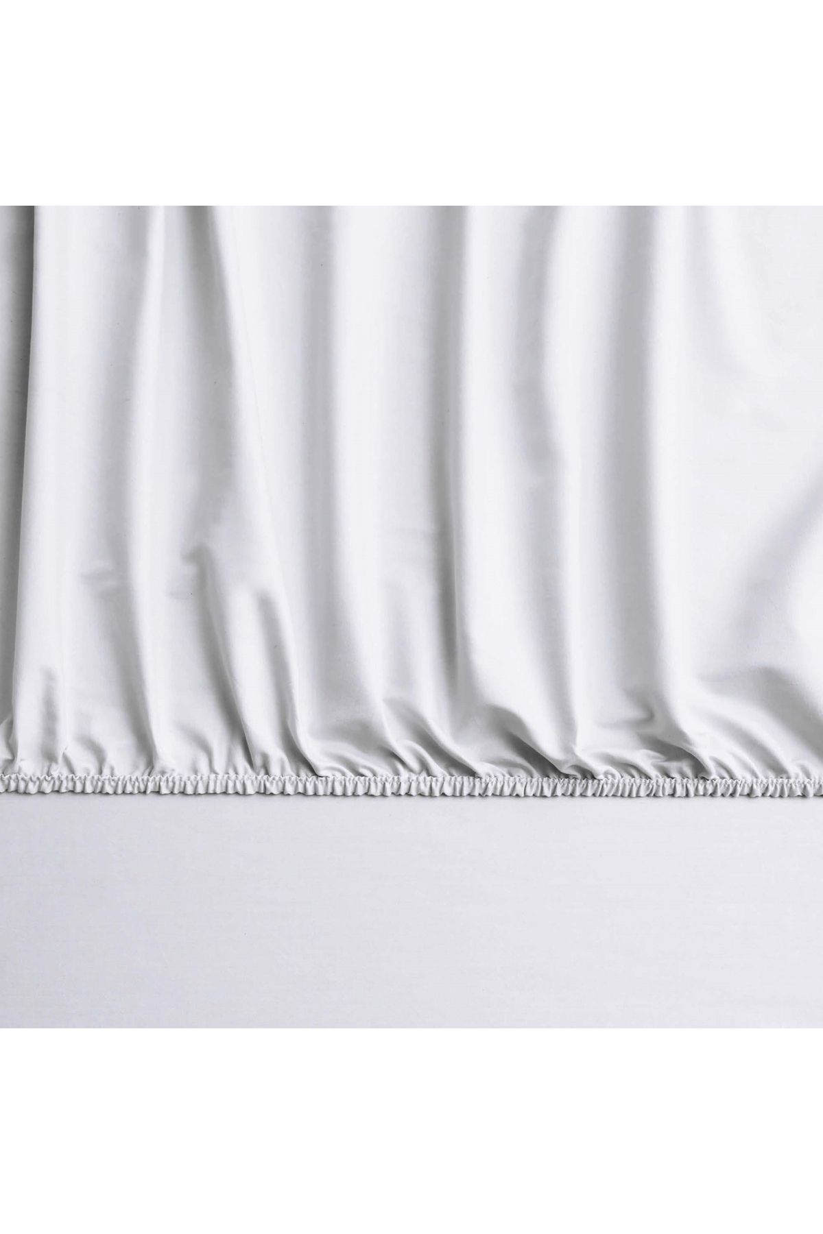 Linens-ملاءة سرير مطاطية مقاس كوين من القطن والساتان من Mix&Match، إكرو 1