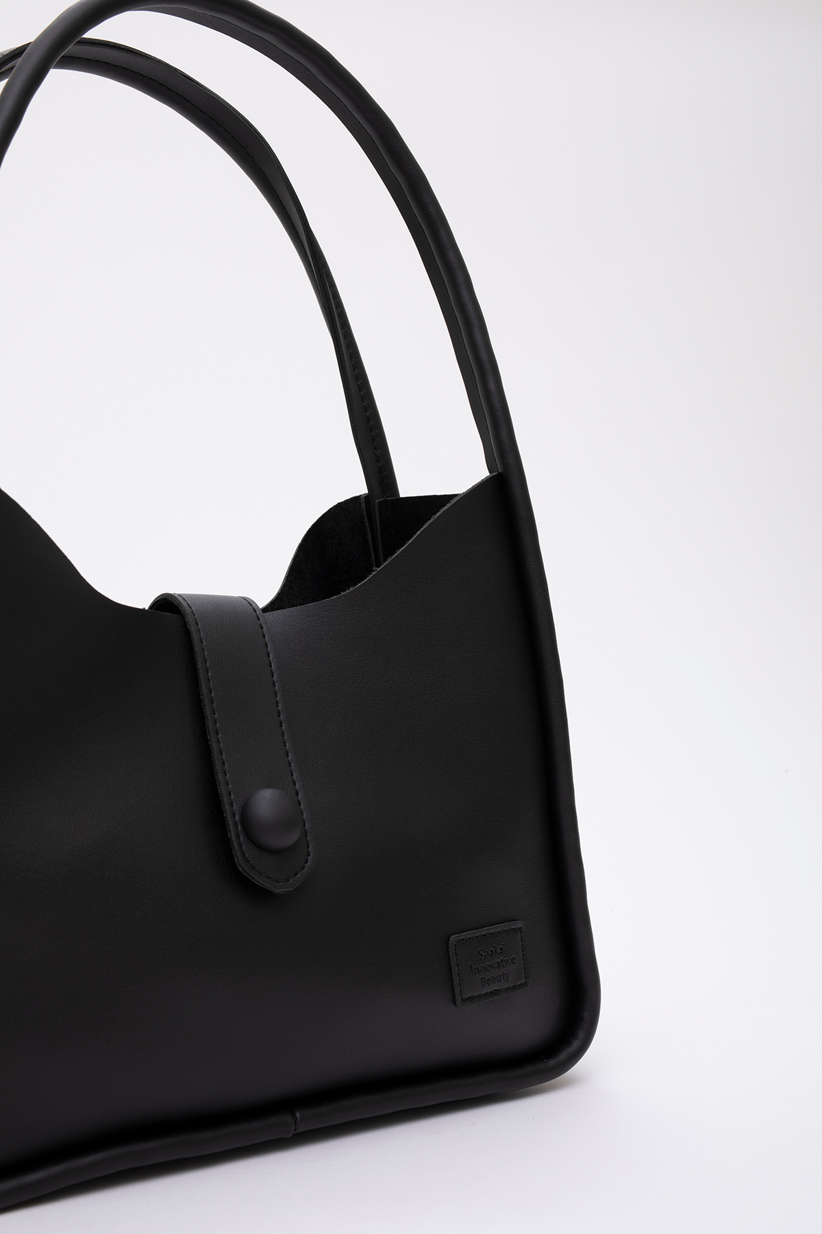 Shaka Siyah Shk79 Deri Düğme Detaylı Çıtçıtlı Makyaj Çantalı Kol ve Omuz Çantası fotoğrafı 3 (önizleme)