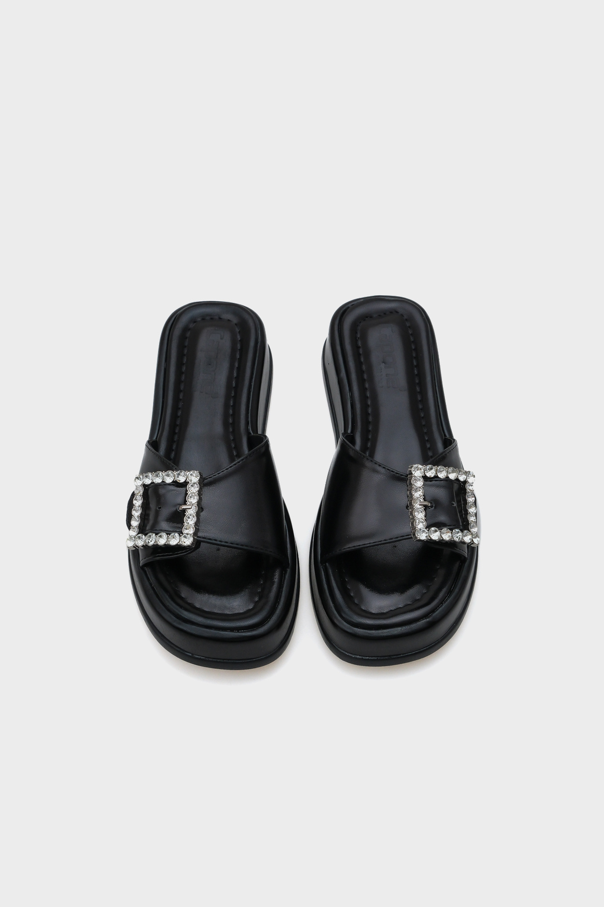 Capone Outfitters-Margi Damen-Hausschuhe mit Keilabsatz und einem Riemen, Steinschnalle, Metallic 5