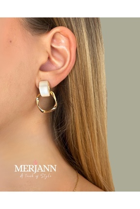 Tasarım Merjann 18K Altın Kaplama, Soft Bej Taş, Modern Formlu Halka Küpe