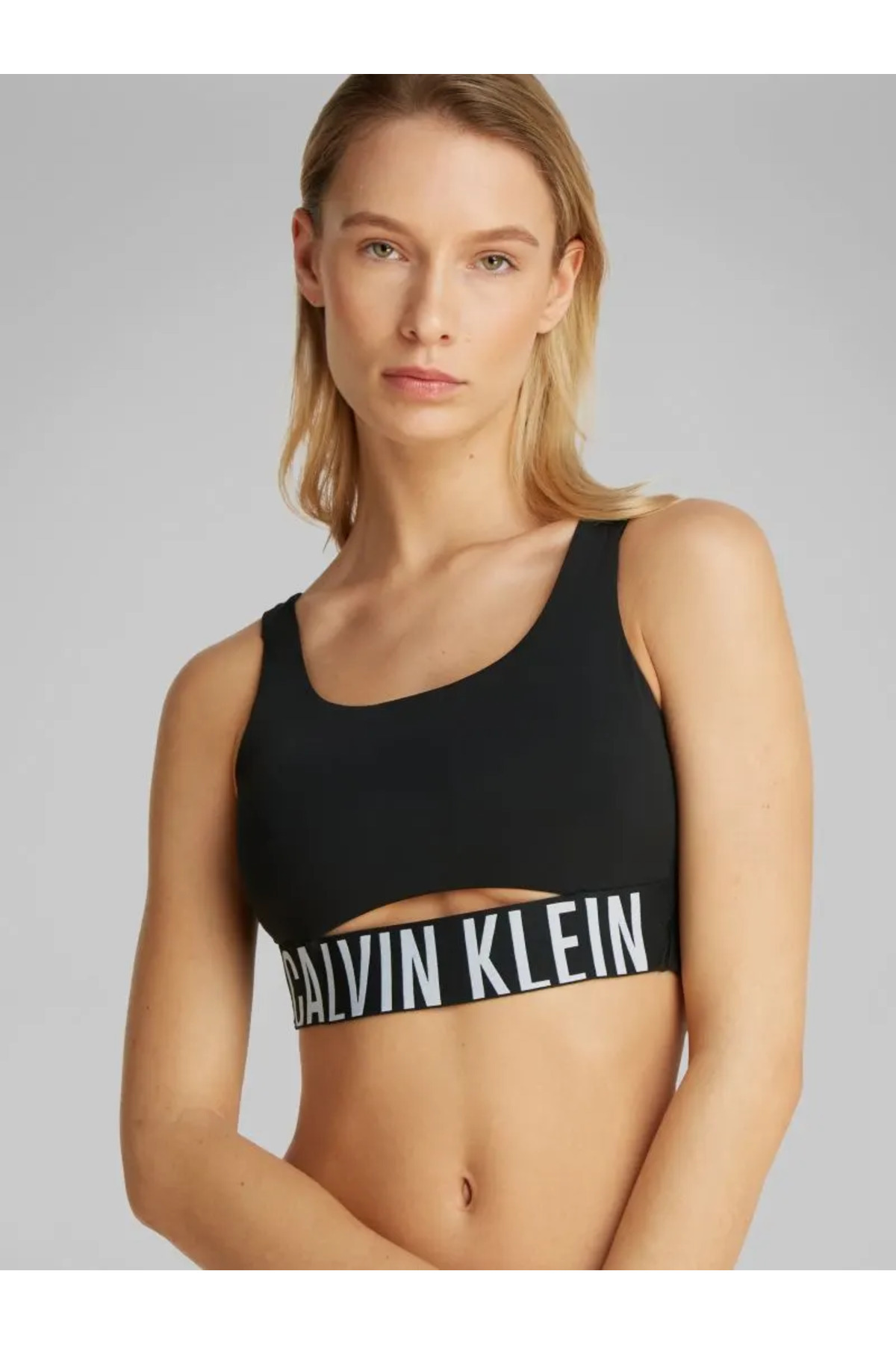 Calvin Klein BIUSTONOSZ INTENSE POWER MEDIUM SIATECZKOWY