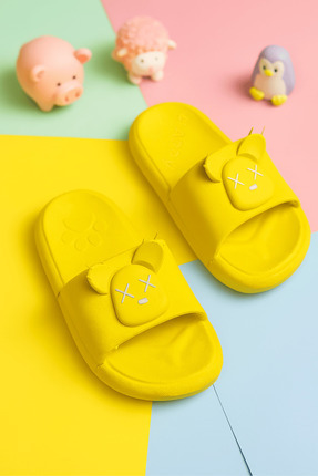 ZOLESSA Erkek Çocuk Sarı Terlik Kaydırmaz Tabanlı Hayvan Figürlü Günlük Rahat...
