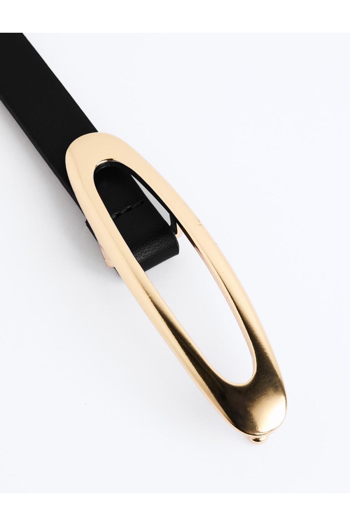 Jimmy Key-Black Shiny Oval Buckle Detailed Belt 4