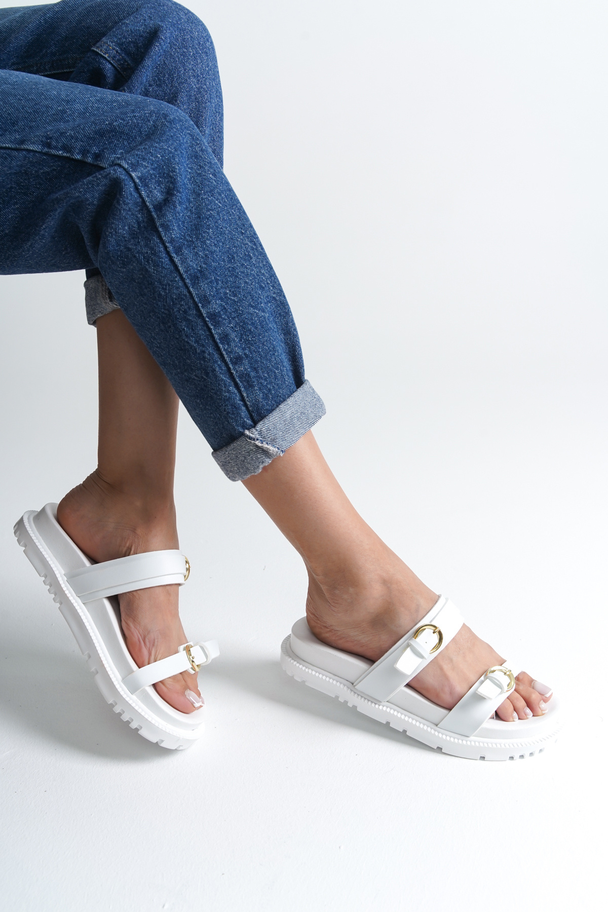 Capone Outfitters-Two-striped Buckle Round Toe Women's Slippers 5