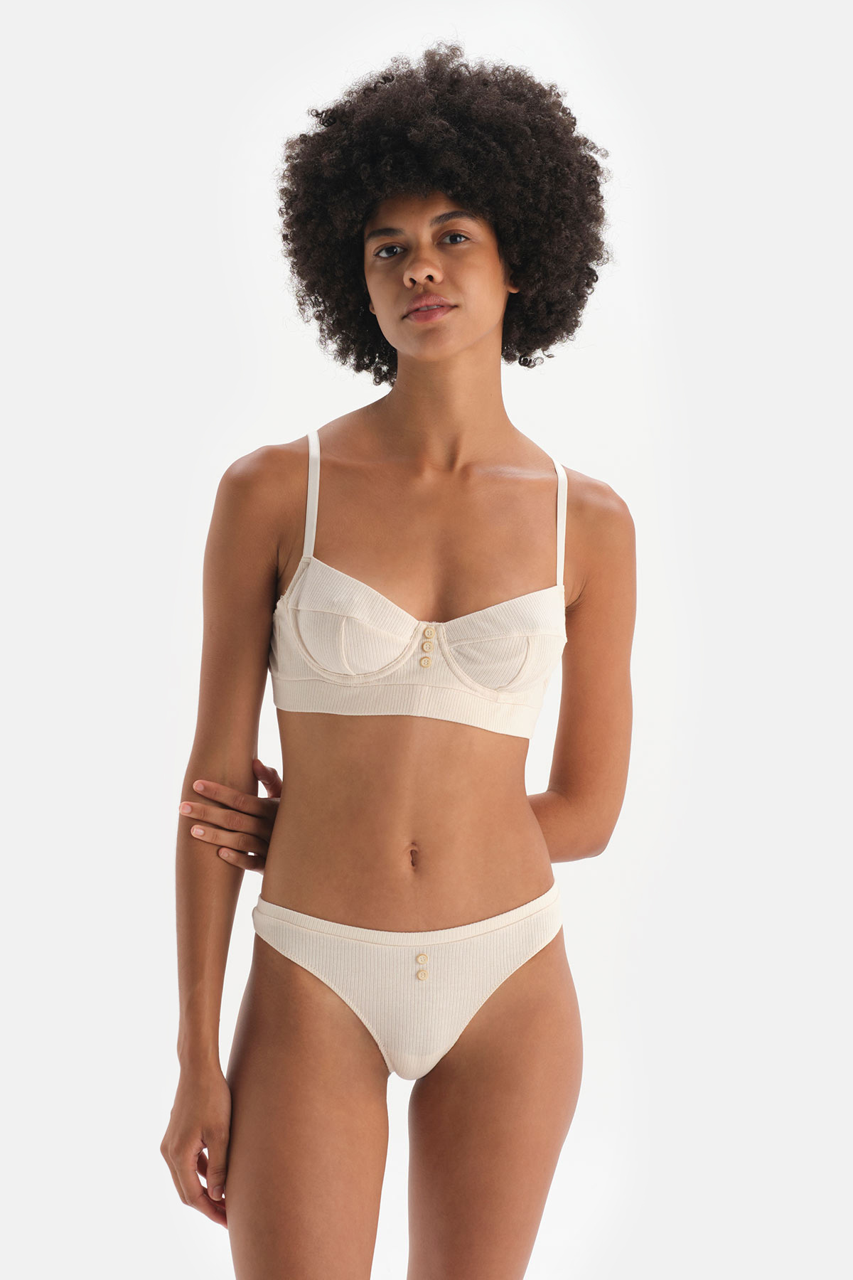 Dagi-Ecru Button Detailed Thong Panties 1