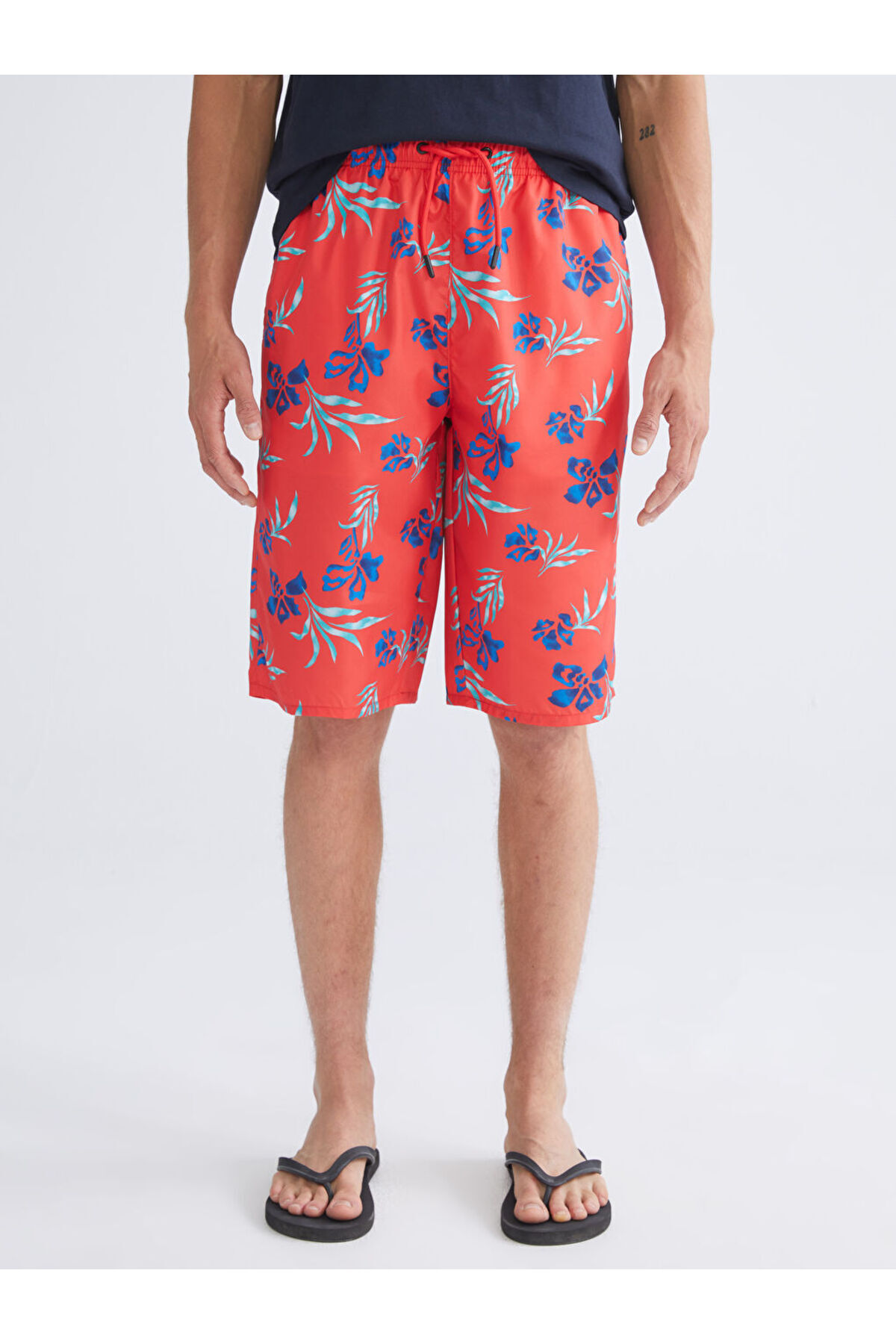 LC Waikiki-Create Your Style from Uzg Store |   Knee Length Patterned Men's Swim Shorts 2