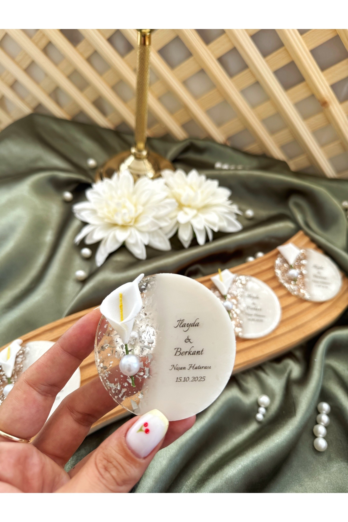 Gami Handmade Zambak Çiçekli Gümüş Magnet Epoksi Söz, Nişan, Nikah, Düğün, Hediyelik Organizasyon -15 Adet