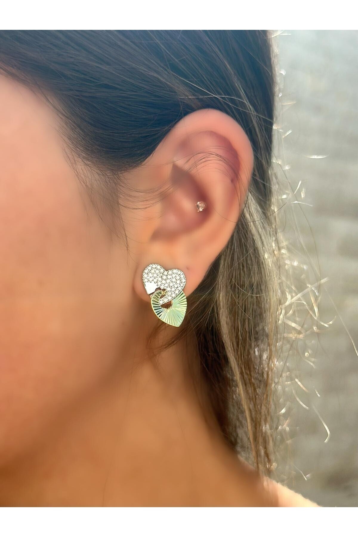 Swinging Line Plate Detail Double Heart Earrings (Steel)