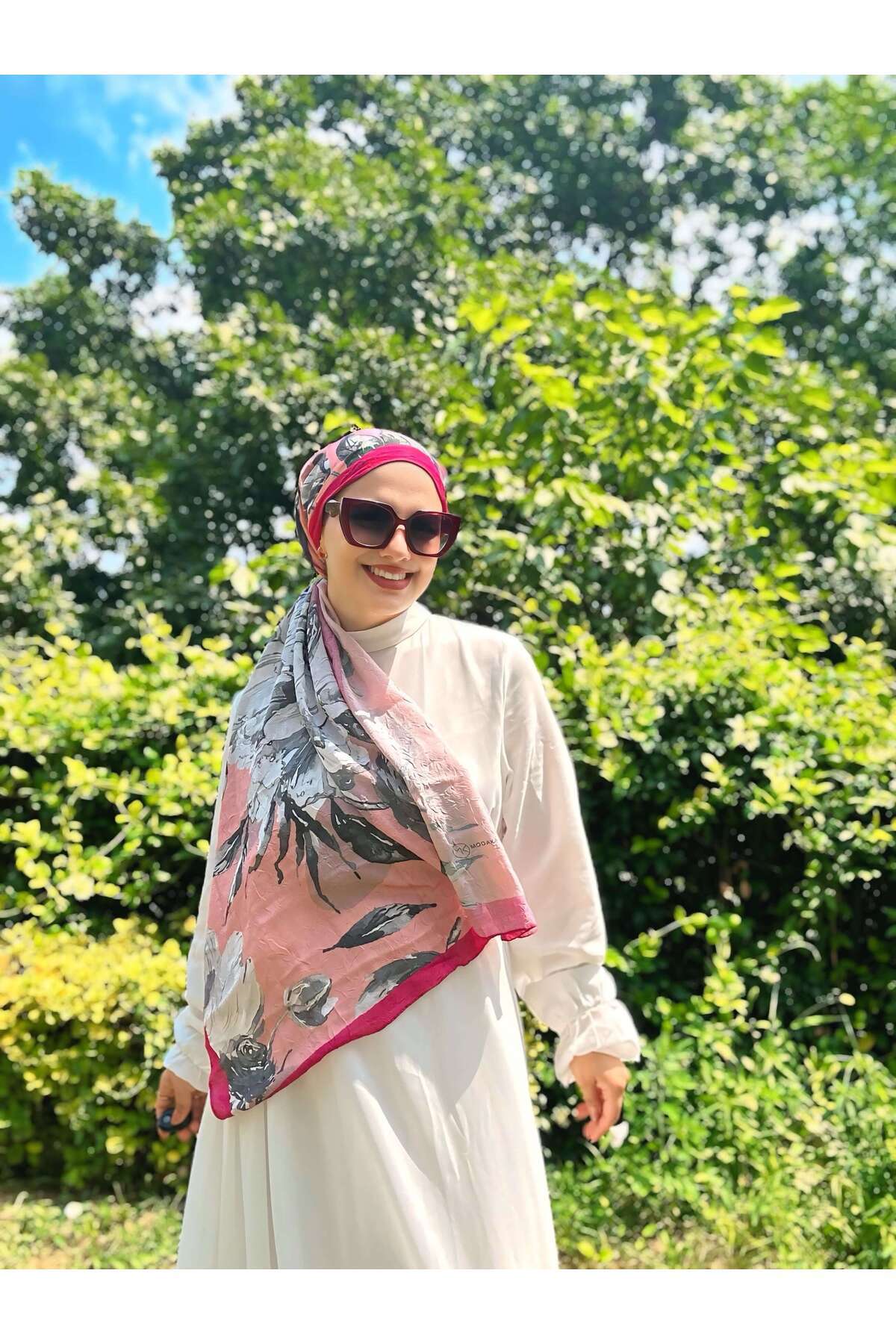 MODA-Mk Azalea Patterned Striped Bamboo Shawl - Fuchsia 2