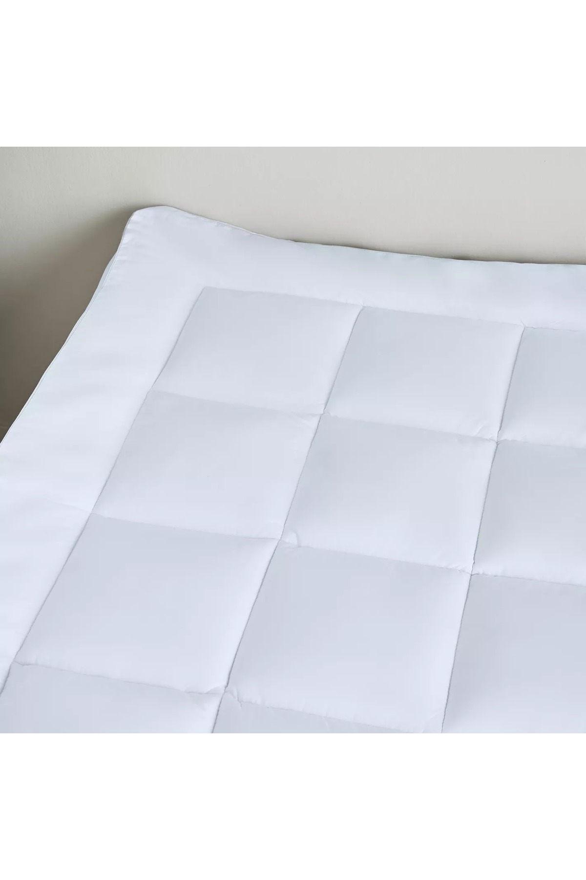 Home Centre-Lucent Plus Premium Down Alternative Queen Mattress Topper 2