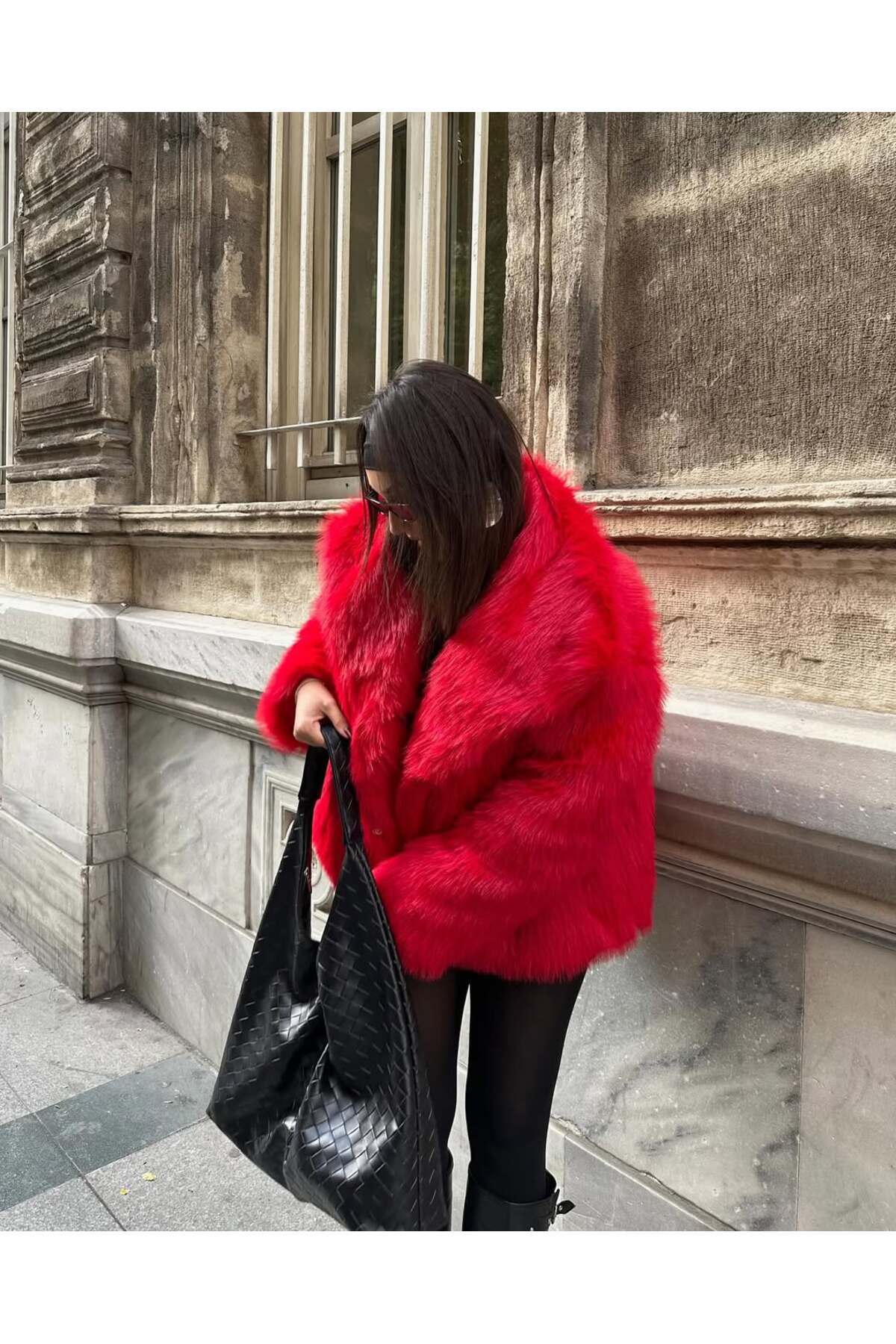 POP STORY-Premium Soft Textured Lined Oversized Red Fur 4