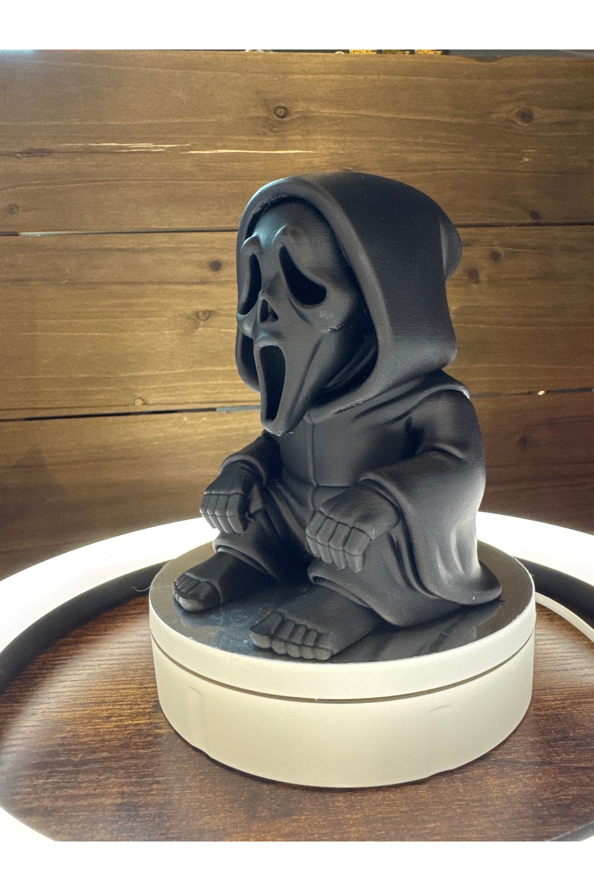 Chibi Ghostface Figürü – 3D Baskı Koleksiyon ve Dekoratif Biblo (15 cm)