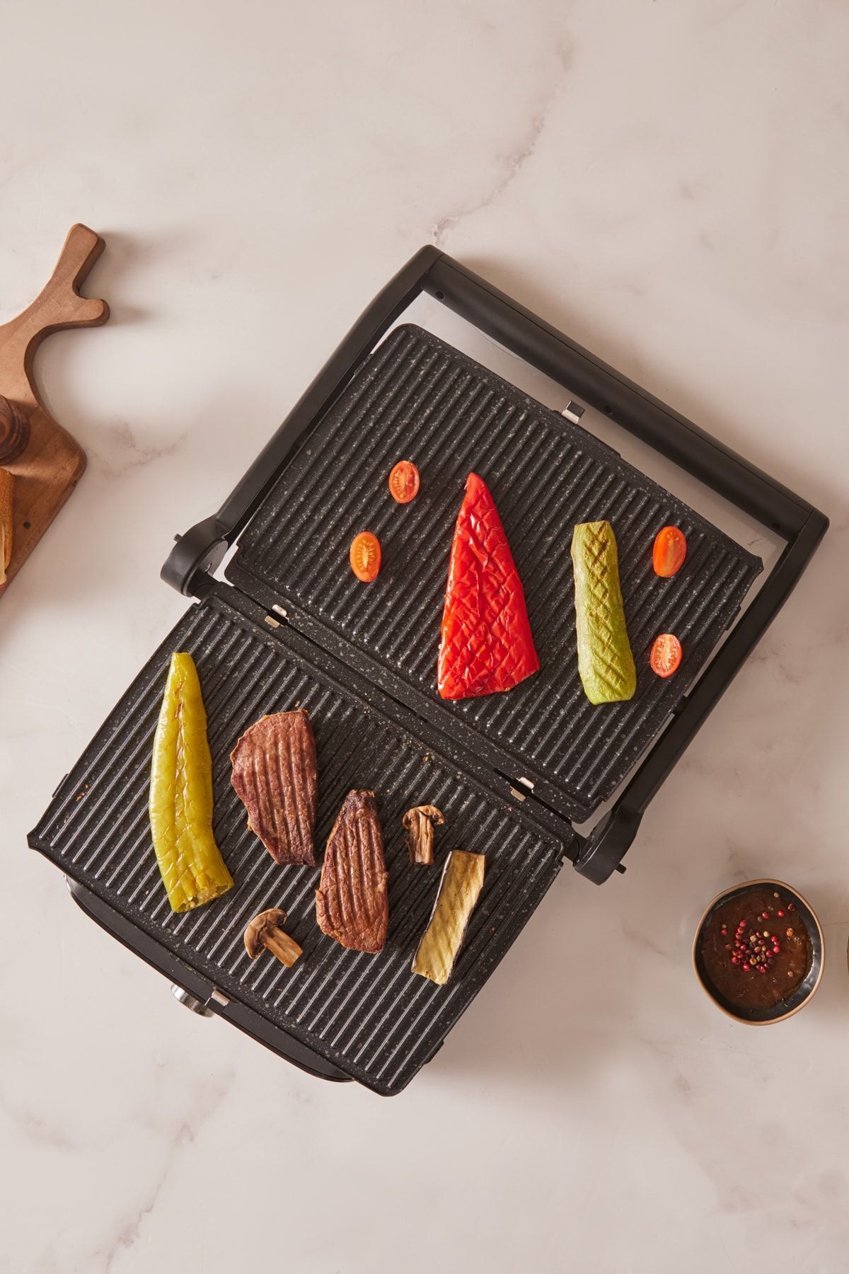 گازرو گریل شیشه‌ای پرمیوم 2400 وات توست و گریل سفید