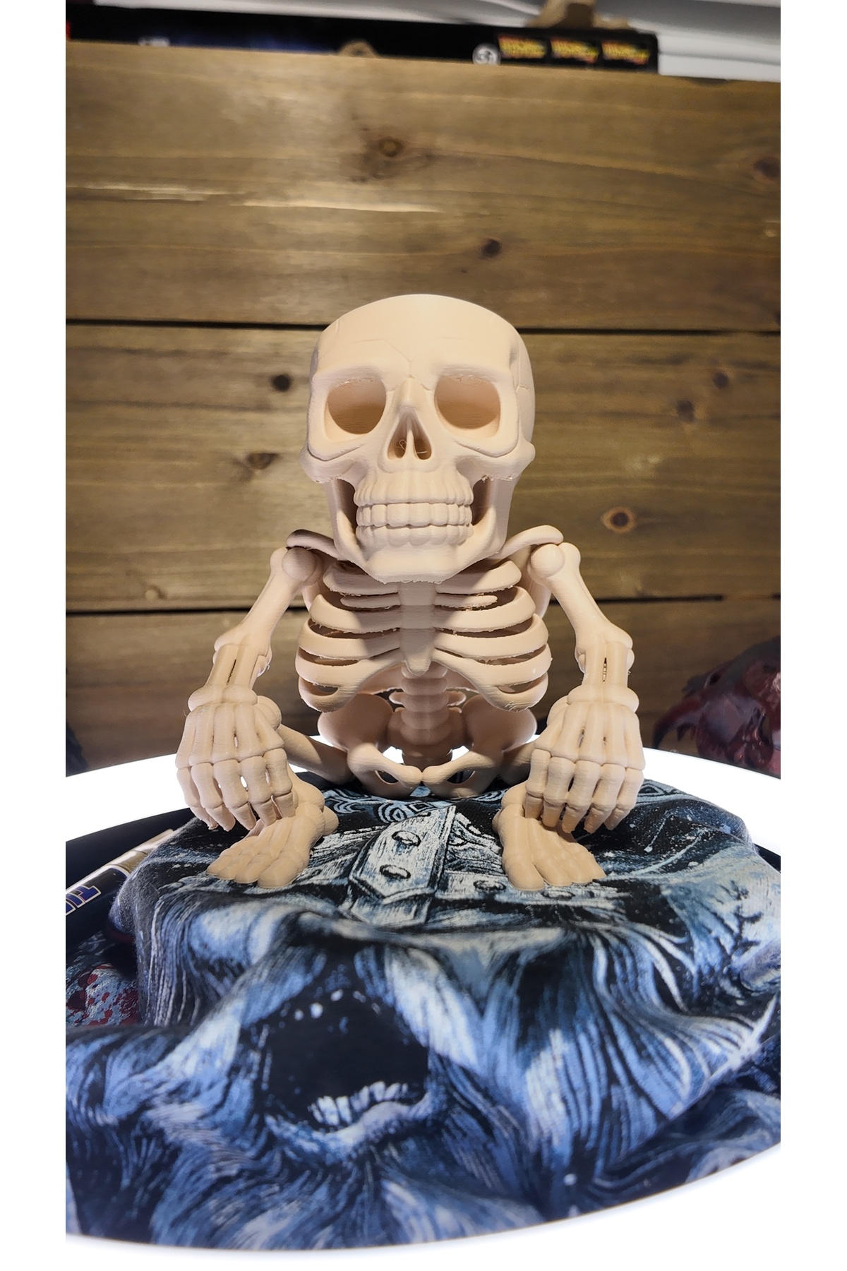 Figurine squelette Hollow Watcher – Figurine de collection et décorative imprimée en 3D (15 cm)
