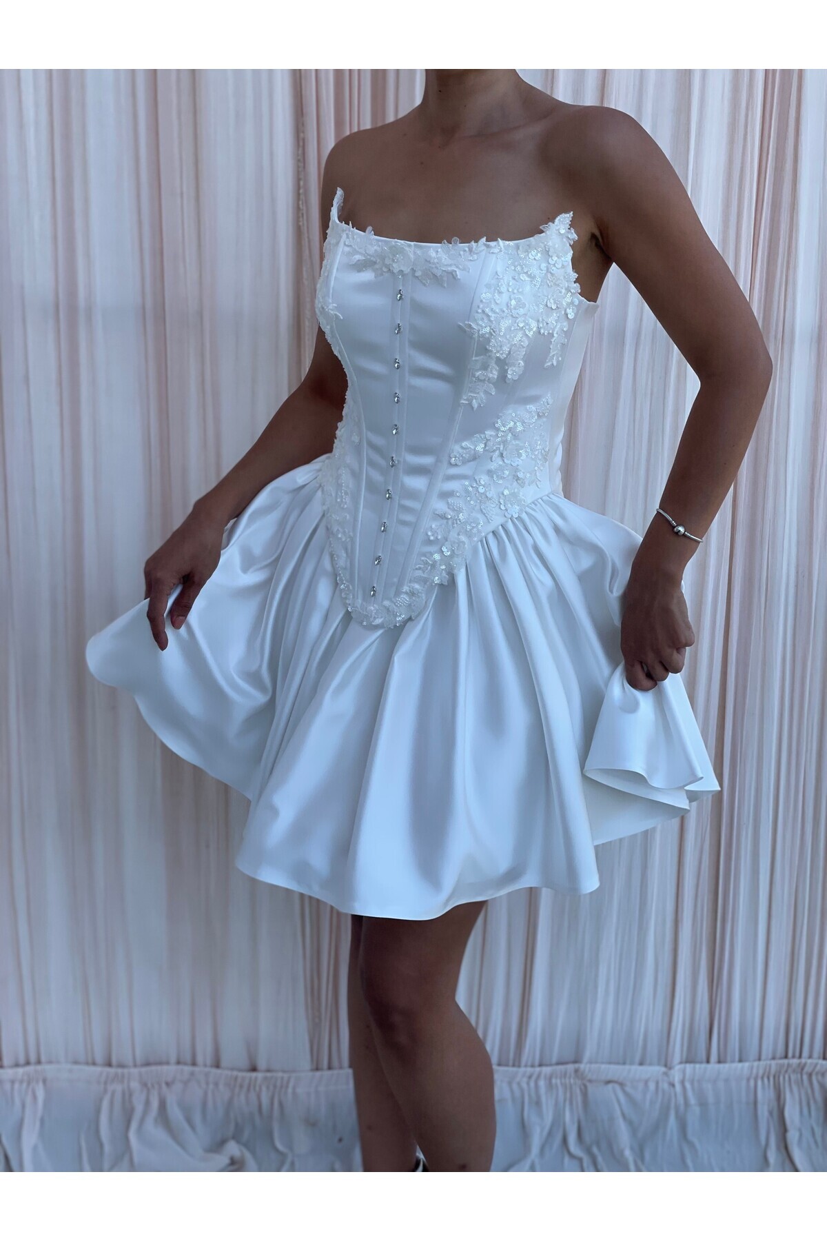 LACE DETAILED WEDDING DRESS BUSTIER & SHORT FLASHED SATIN SKIRT SET