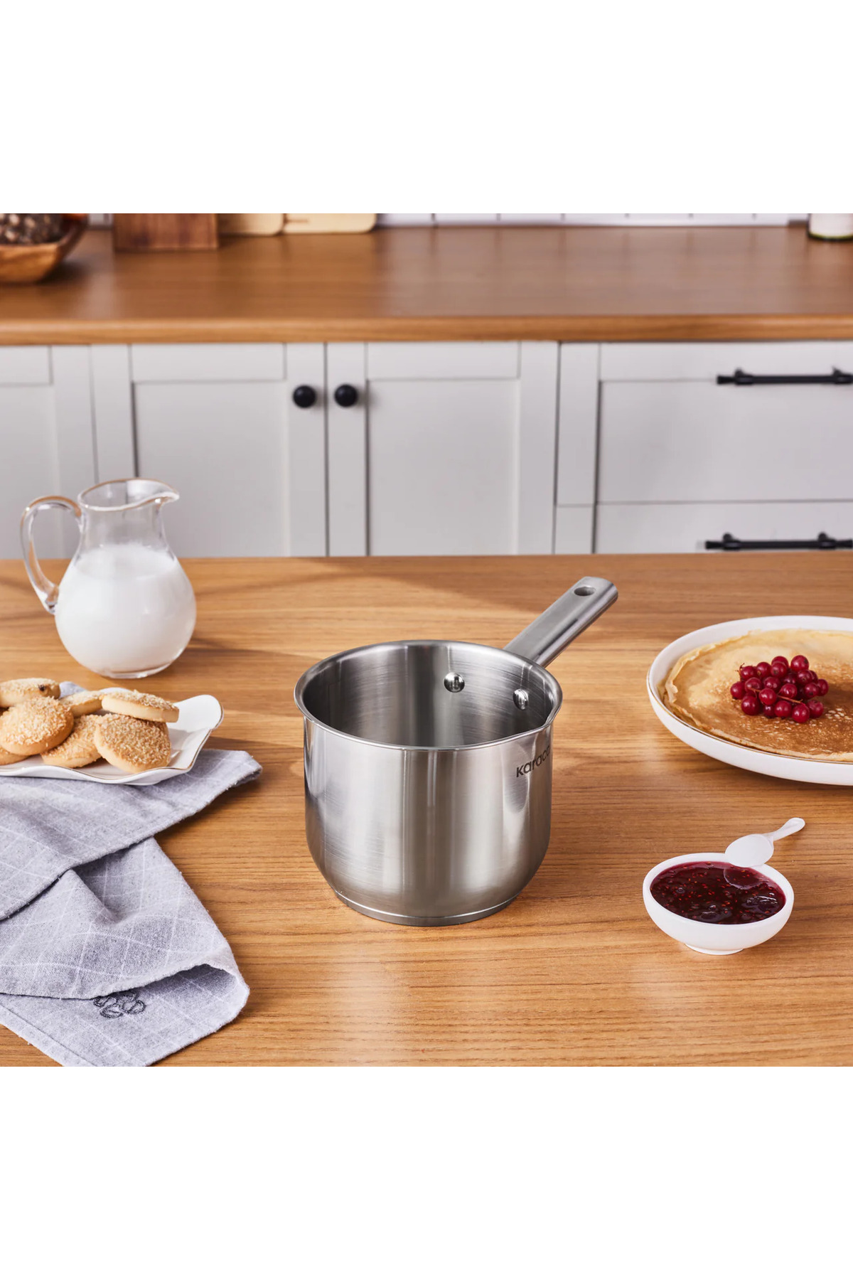 Karaca Elite rozsdamentes acél indukciós tejeskanna, 14 cm, 1,6 l, ezüst