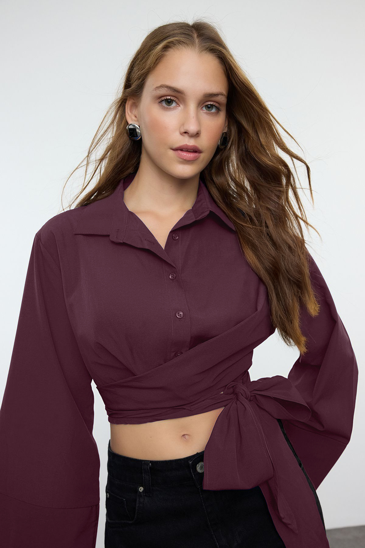 Trendyolmilla  Mürdüm Bağlama Detaylı Regular Normal Kalıp Dokuma Gömlek TWOAW25GO00067 - Görsel 2