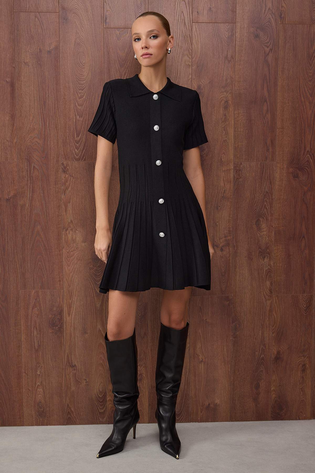 Trendyol Collection Specjalna kolekcja Czarna sukienka z dzianiny z merceryzo...