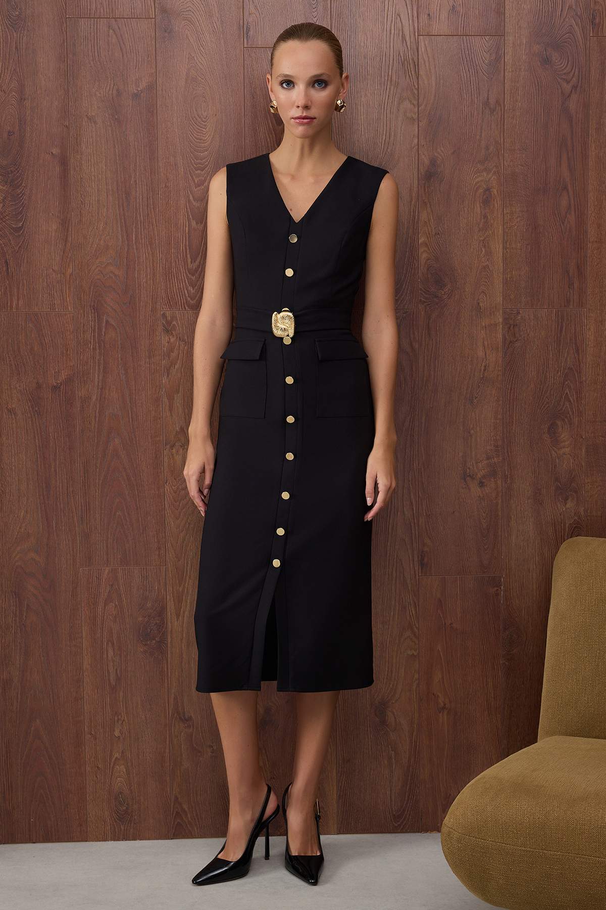 Trendyolmilla  Özel Koleksiyon Siyah Kemerli Aksesuar Detaylı Midi Dokuma Elbise TWOAW26EL00073 - Görsel 2