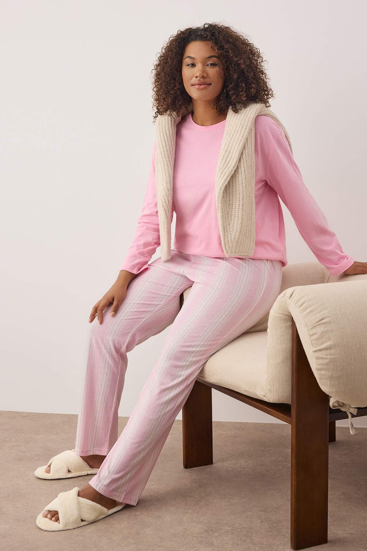 Trendyolmilla Curve Pembe %100 Pamuklu Çizgili Örme Büyük Beden Pijama Takımı TBBAW26AI00014