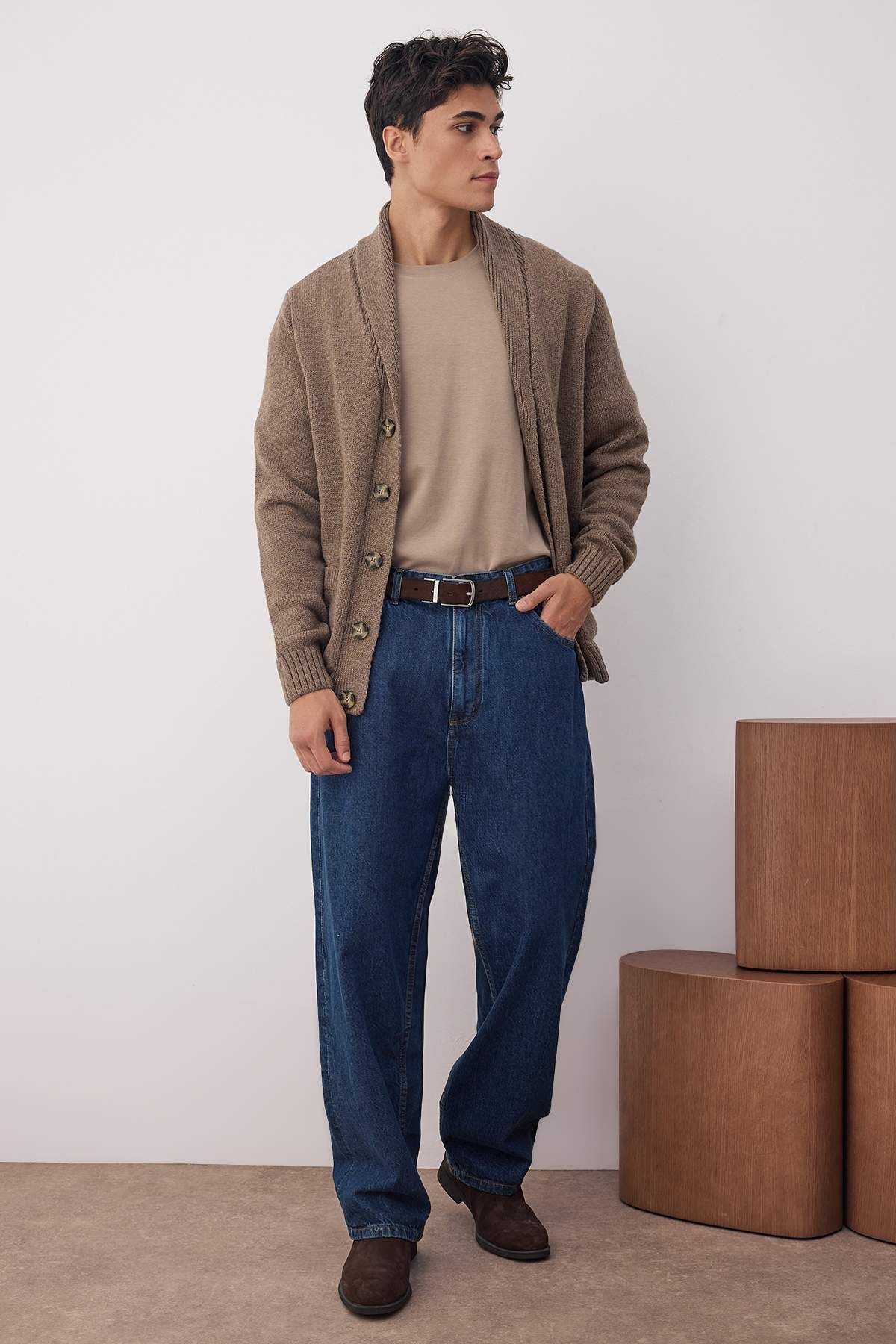Trendyol Collection-Nerzfarbener Strick-Cardigan aus normaler Wolle mit Schalkragen TMNAW22HI0131 1