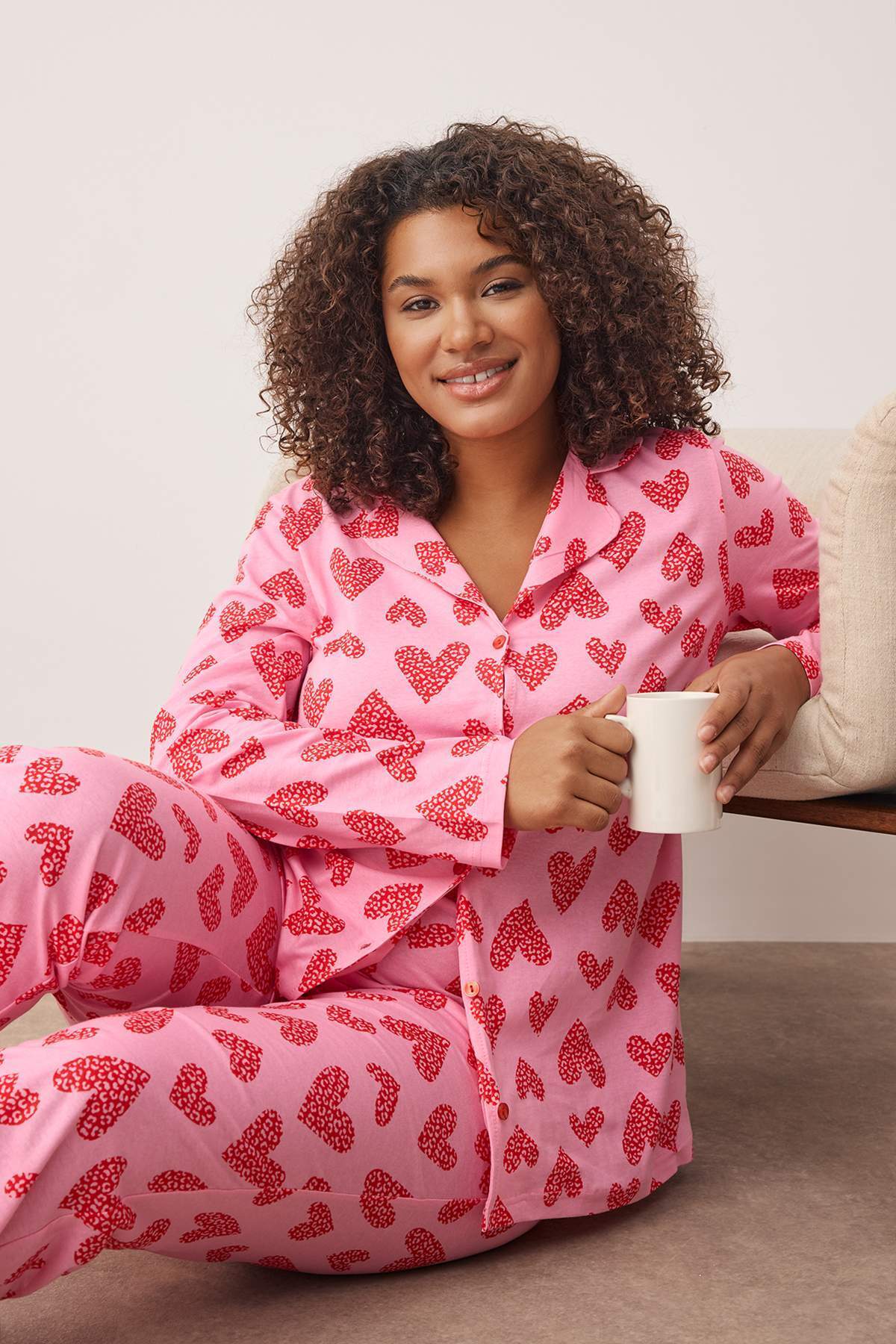 Trendyol Curve Rosa 100 % Baumwolle Herz & Leopard Print Shirt-Hose gestricktes Pyjama-Set TBBAW26AI00017