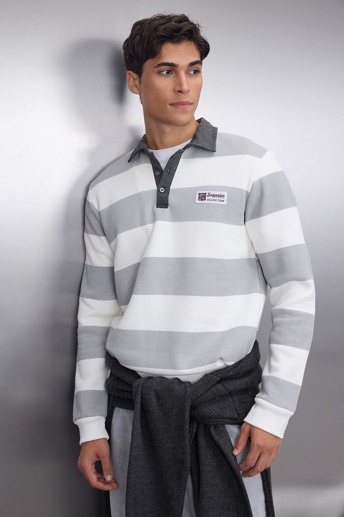 Trendyolmilla Man Ekru Regular/Normal Kesim Polo Yaka Çizgili İçi Polarlı Pamuklu Sweatshirt TMNAW24SW00240