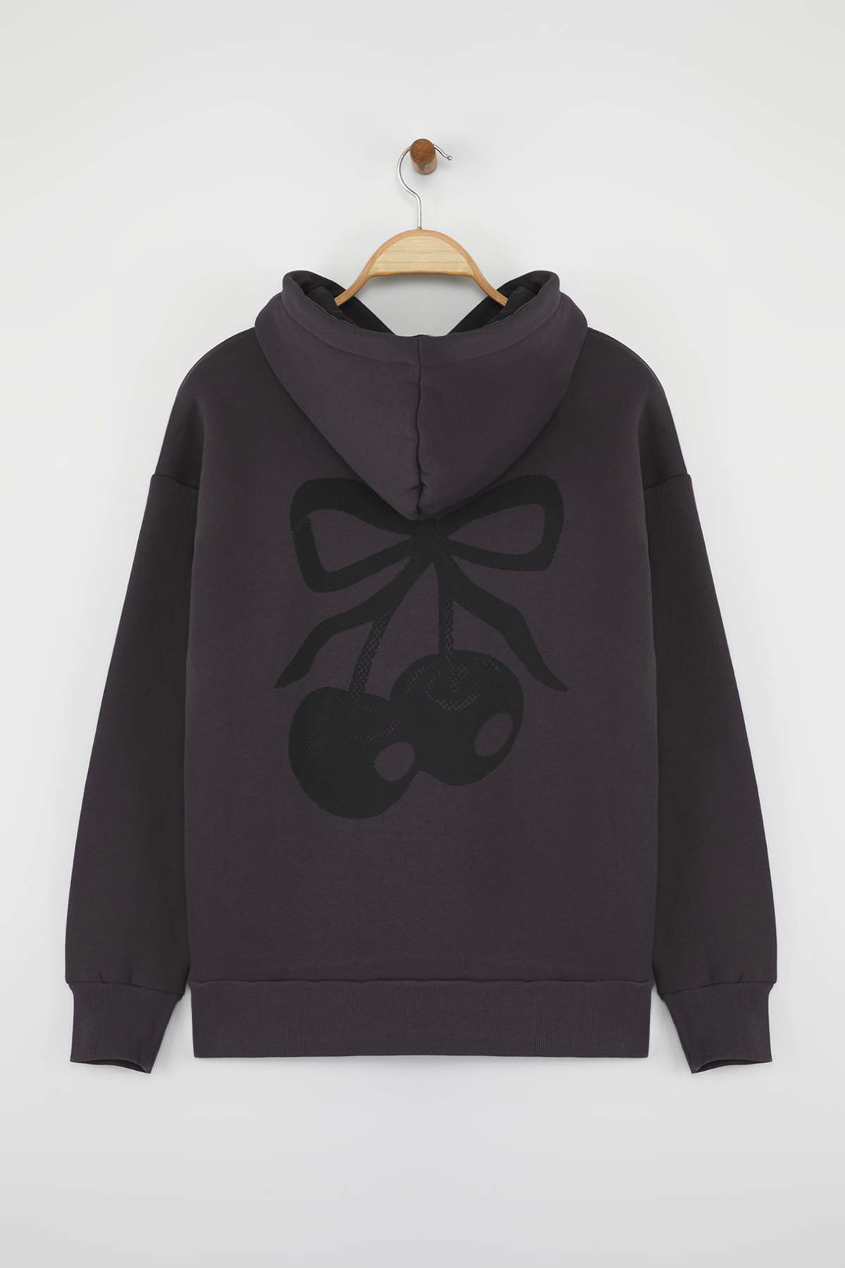 Trendyolmilla  Antrasit Oversize/Geniş Kalıp Kiraz Sırt Baskılı Kalın İçi Polarlı Örme Sweatshirt TWOAW26SW00019 - Görsel 5