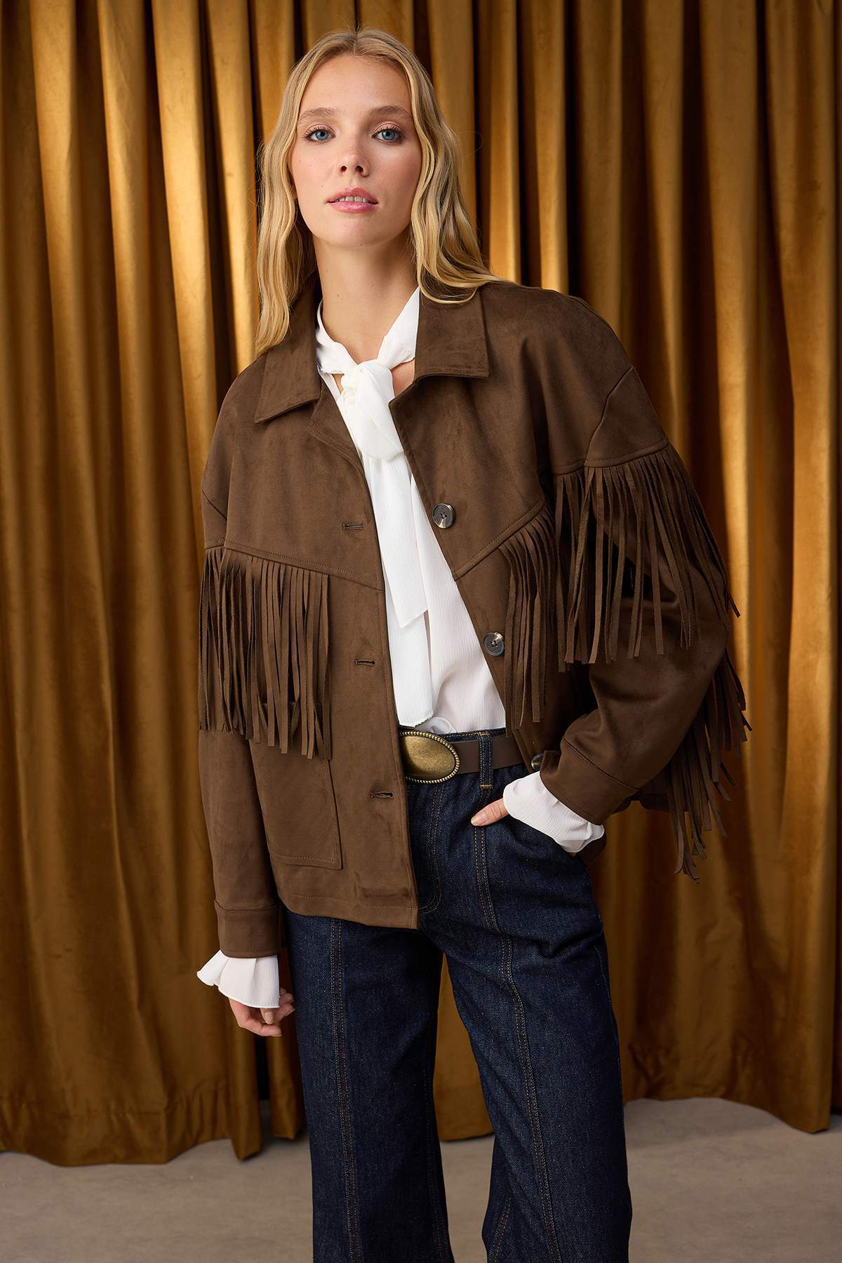 Trendyol Collection Spezielle Kollektion: Brauner Oversize-Wildledermantel mi...