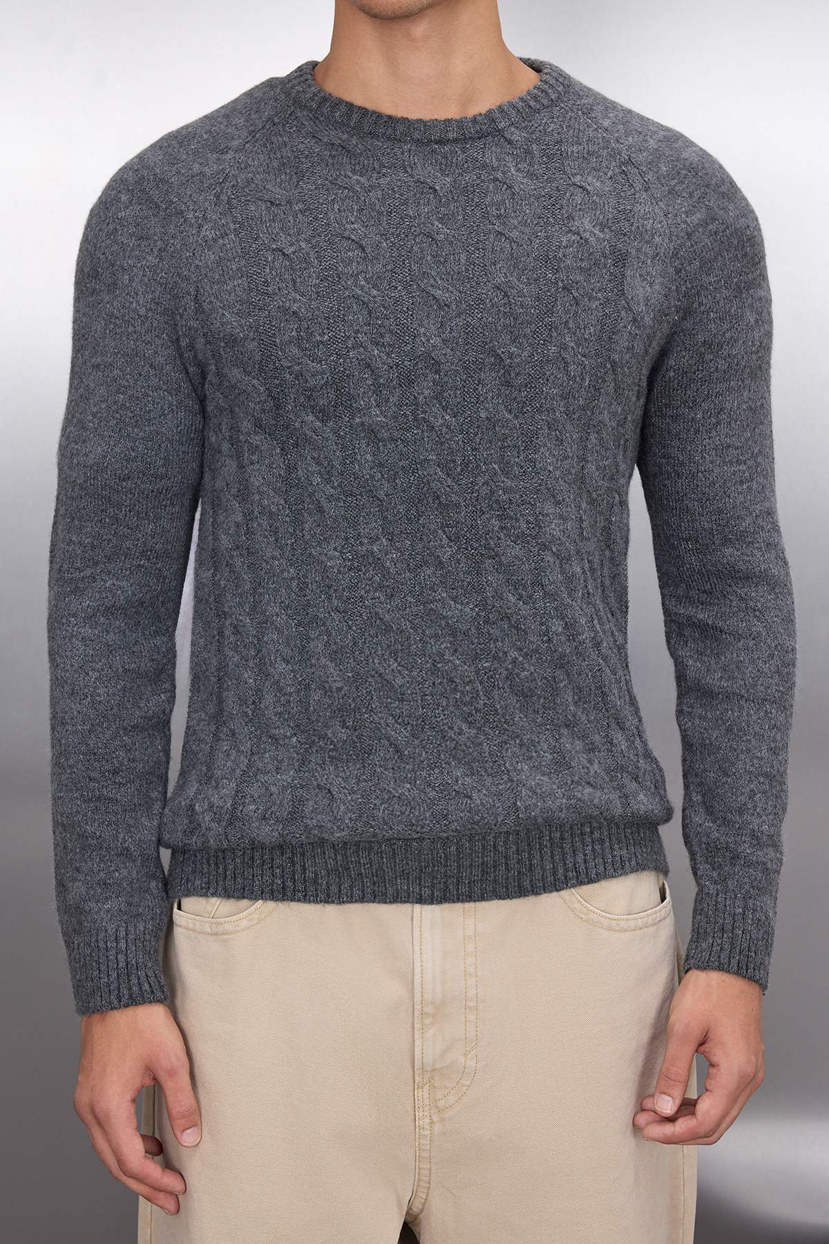 Trendyol Collection-Anthrazitfarbener Slim-Fit-Strickpullover mit Rundhalsausschnitt TMNAW25KZ00012 3