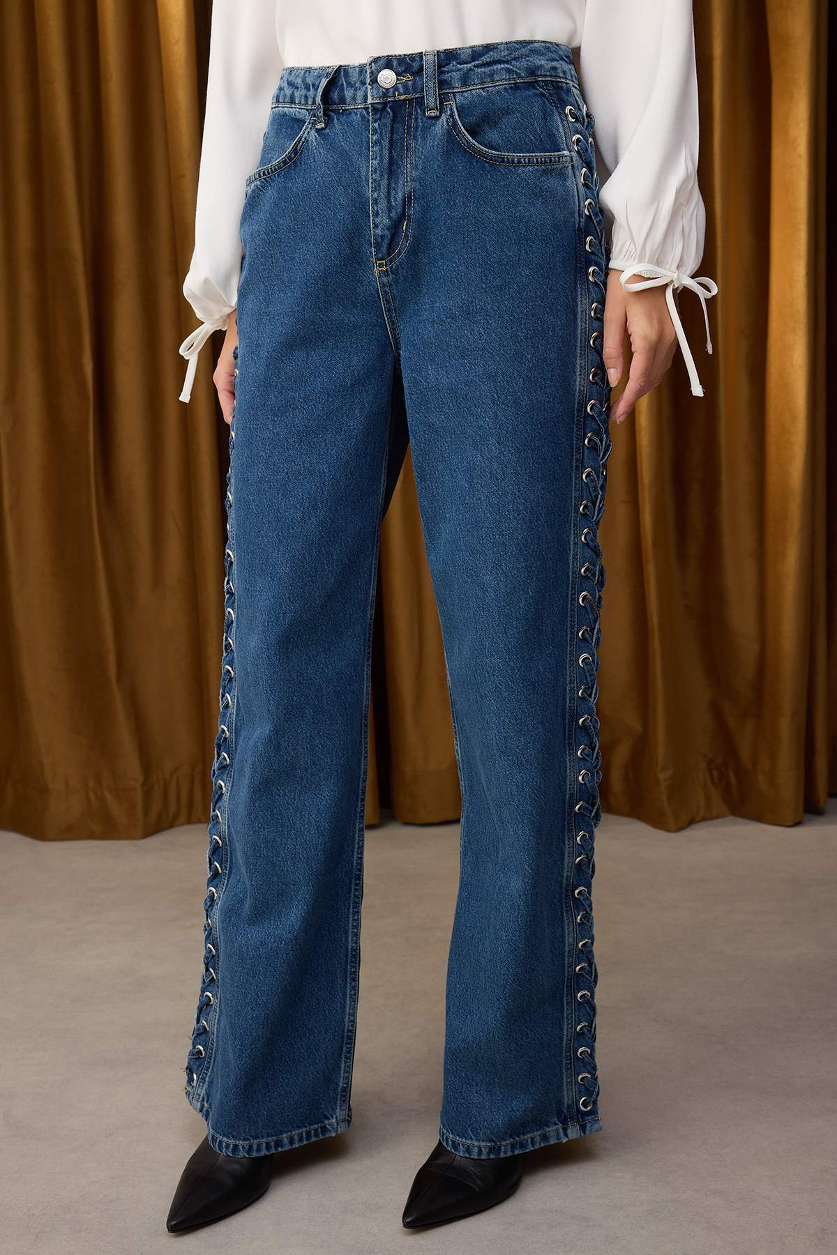 Trendyolmilla  Özel Koleksiyon Mavi Kuşgözü Bağlama Detaylı Yüksek Bel Wide Leg Jeans TWOAW26JE00012 - Görsel 3