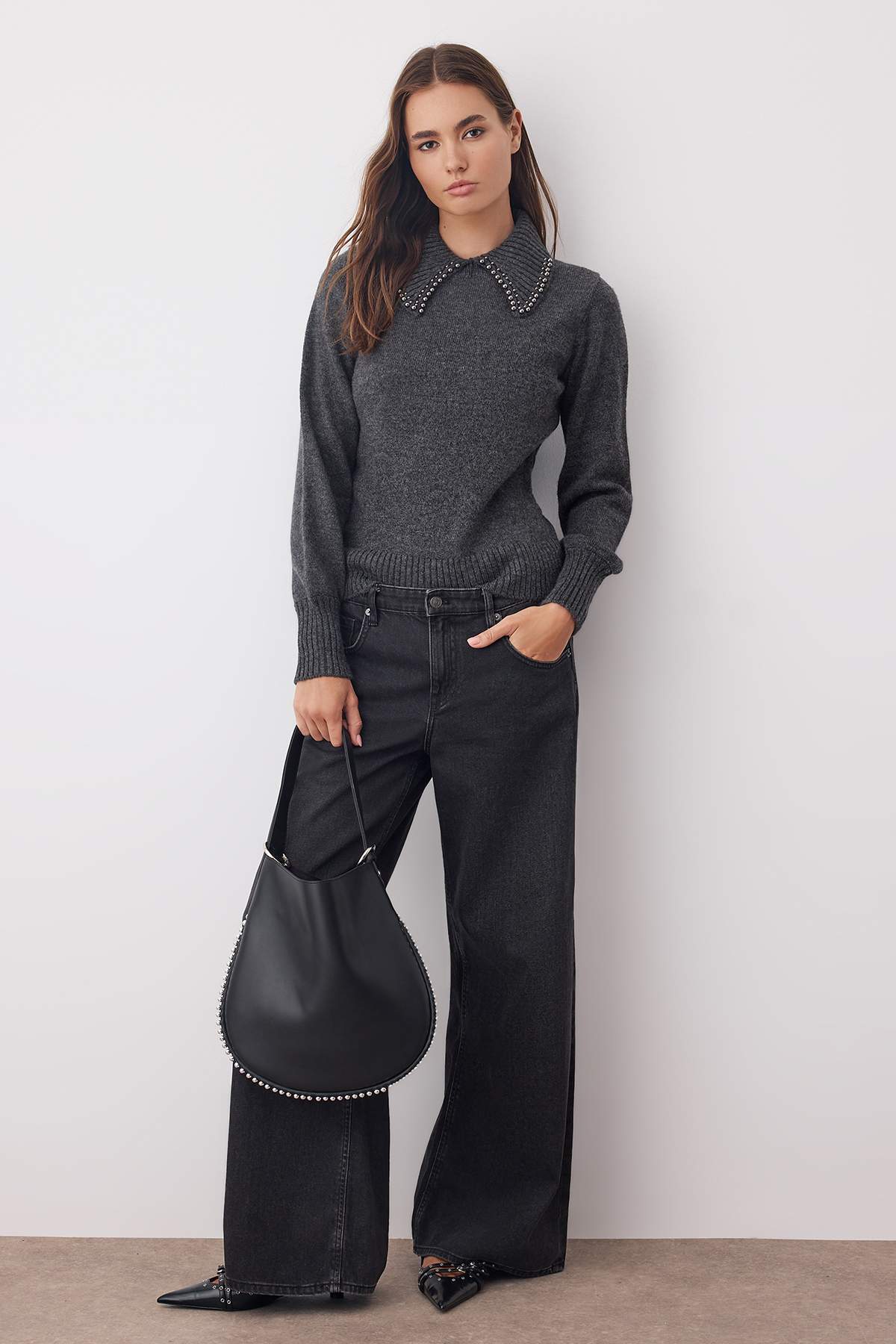 Trendyol Collection Антрацитовий поло з камінням на комірі Трикотажний светр TWOAW26KZ00222