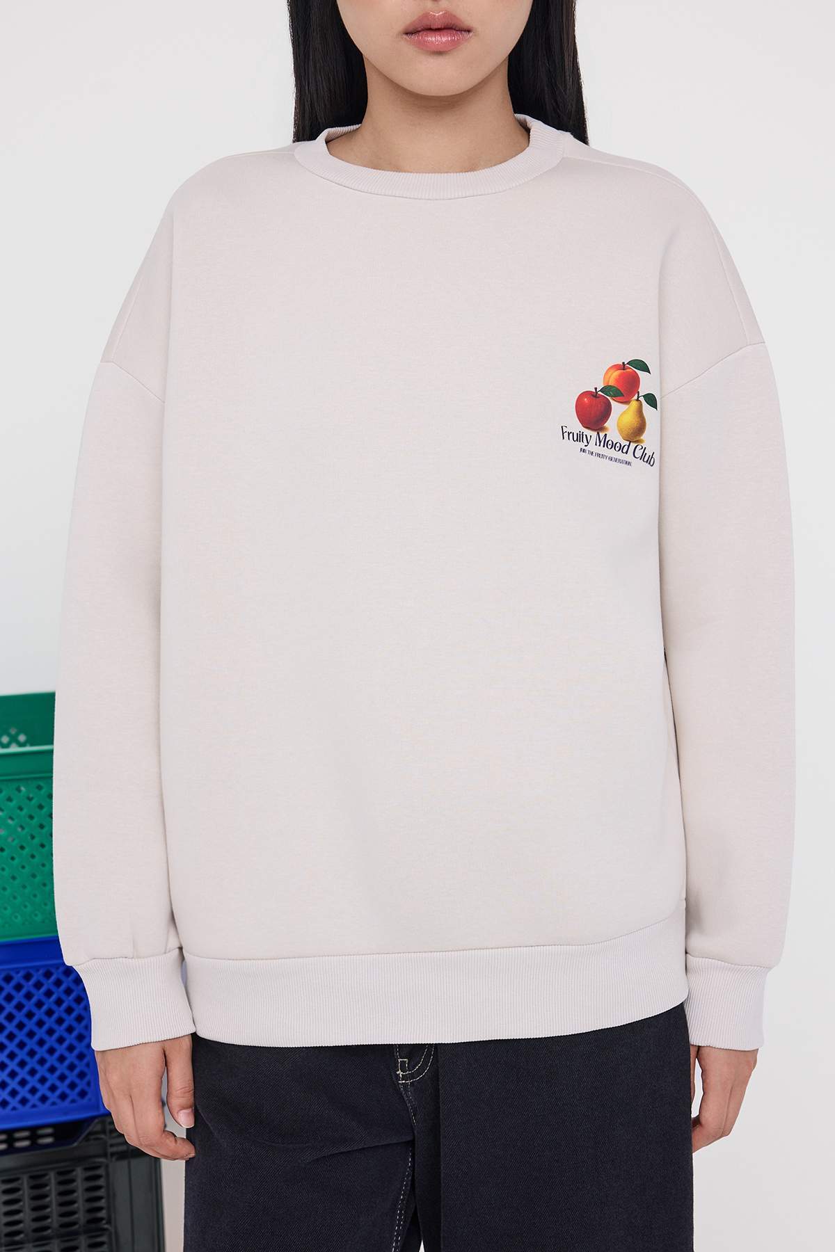 Trendyolmilla  Taş Sırt Baskılı Oversize/Geniş Kalıp Kalın İçi Polarlı Örme Sweatshirt TWOAW26SW00124 - Görsel 3