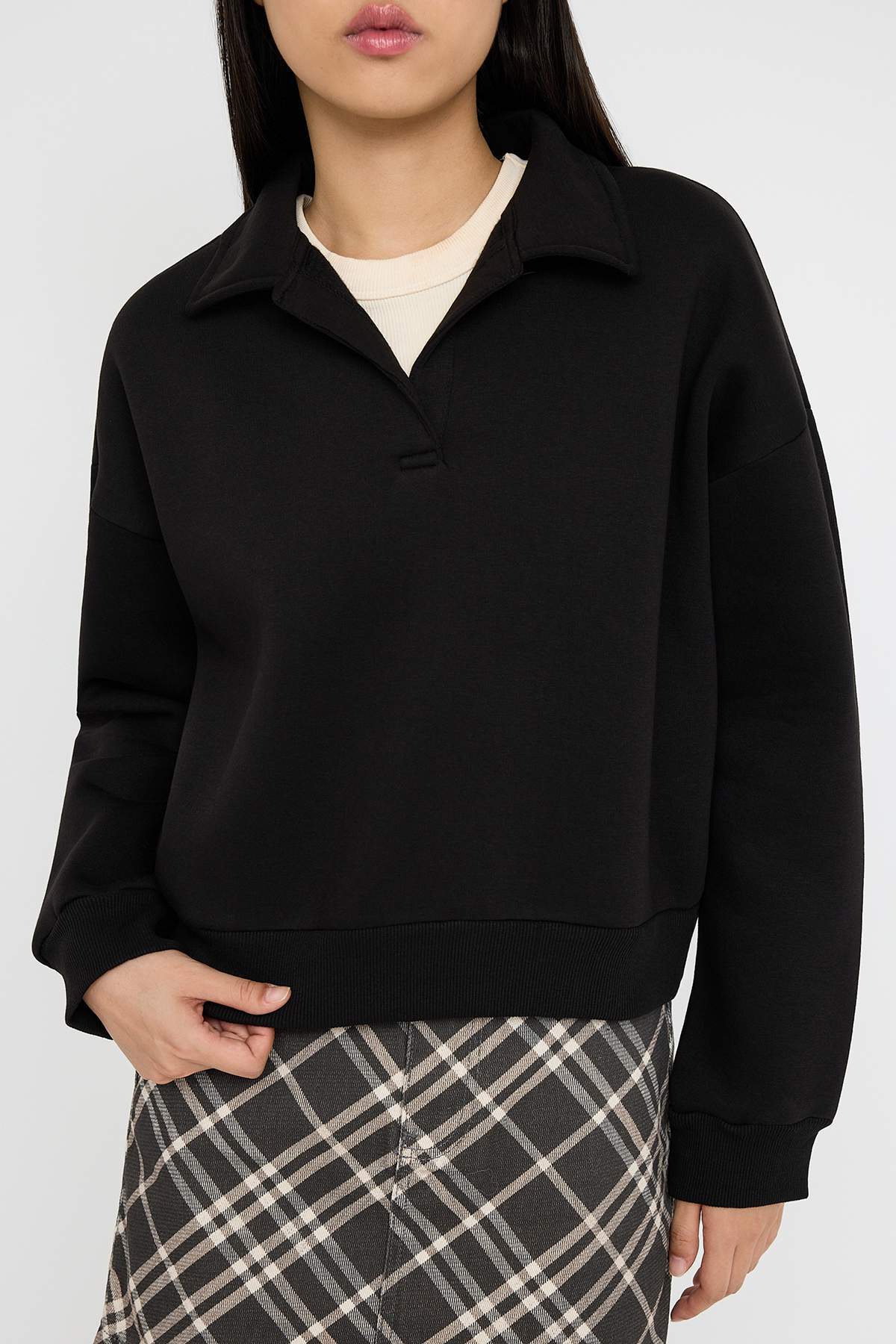 Trendyolmilla  Teen Siyah Düz Regular/Normal Kalıp Örme Sweatshirt TWOAW26SW00049 - Görsel 4