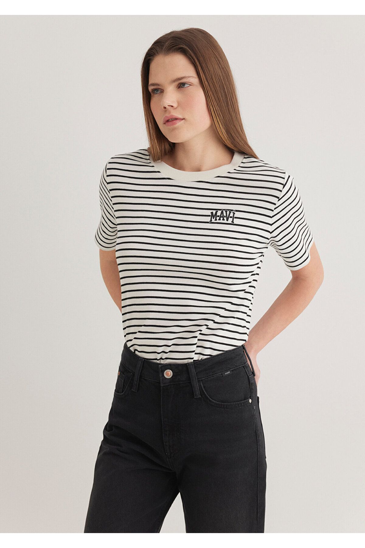 Mavi-Schwarzes T-Shirt mit Streifen und Logo-Aufdruck Regular Fit / Regular Fit1612224-85143 3